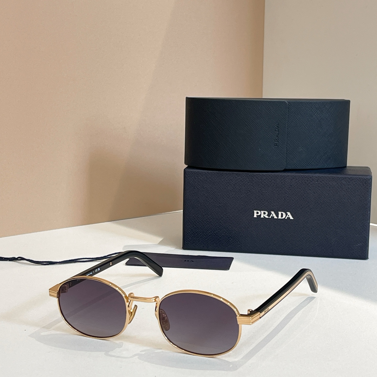PRADA✨✨✨MODEL：PR B53S✨✨✨SIZE：52口22-145✨✨✨太阳镜，变色片