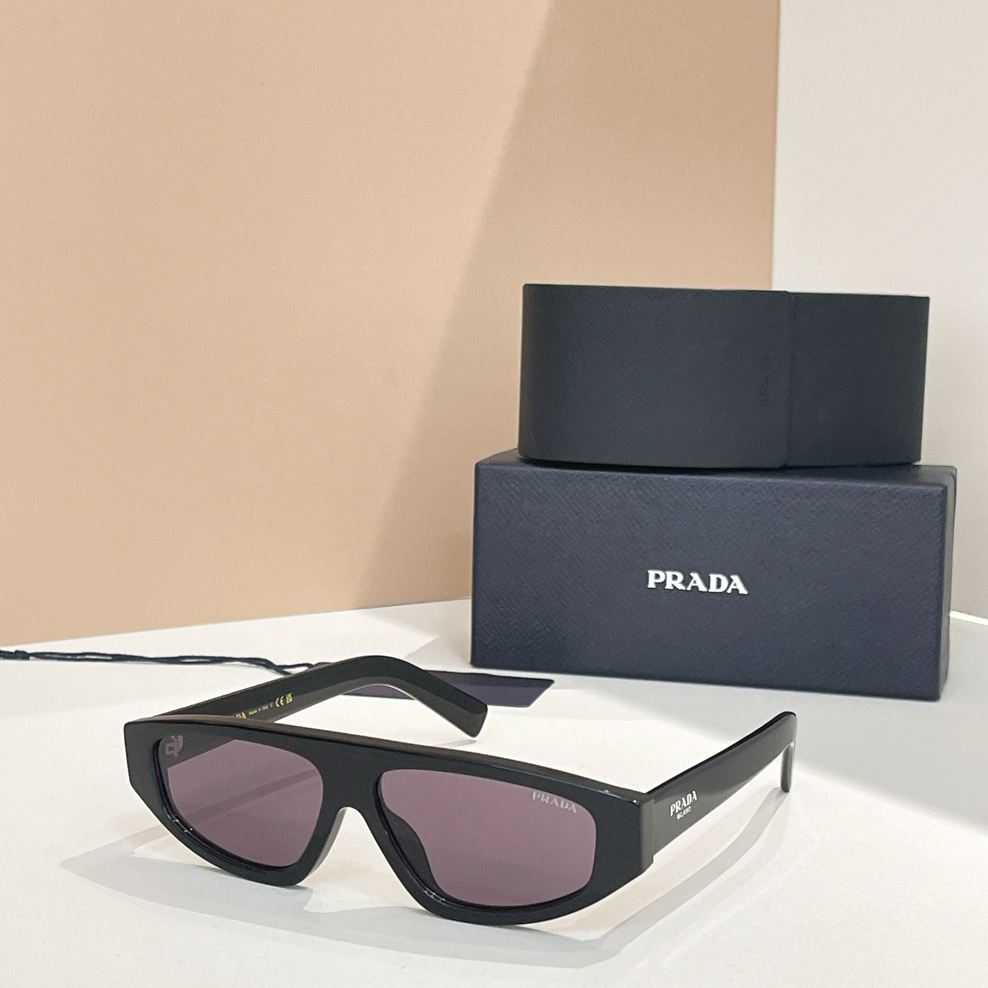 PRADA 太阳镜 板材 矩形
