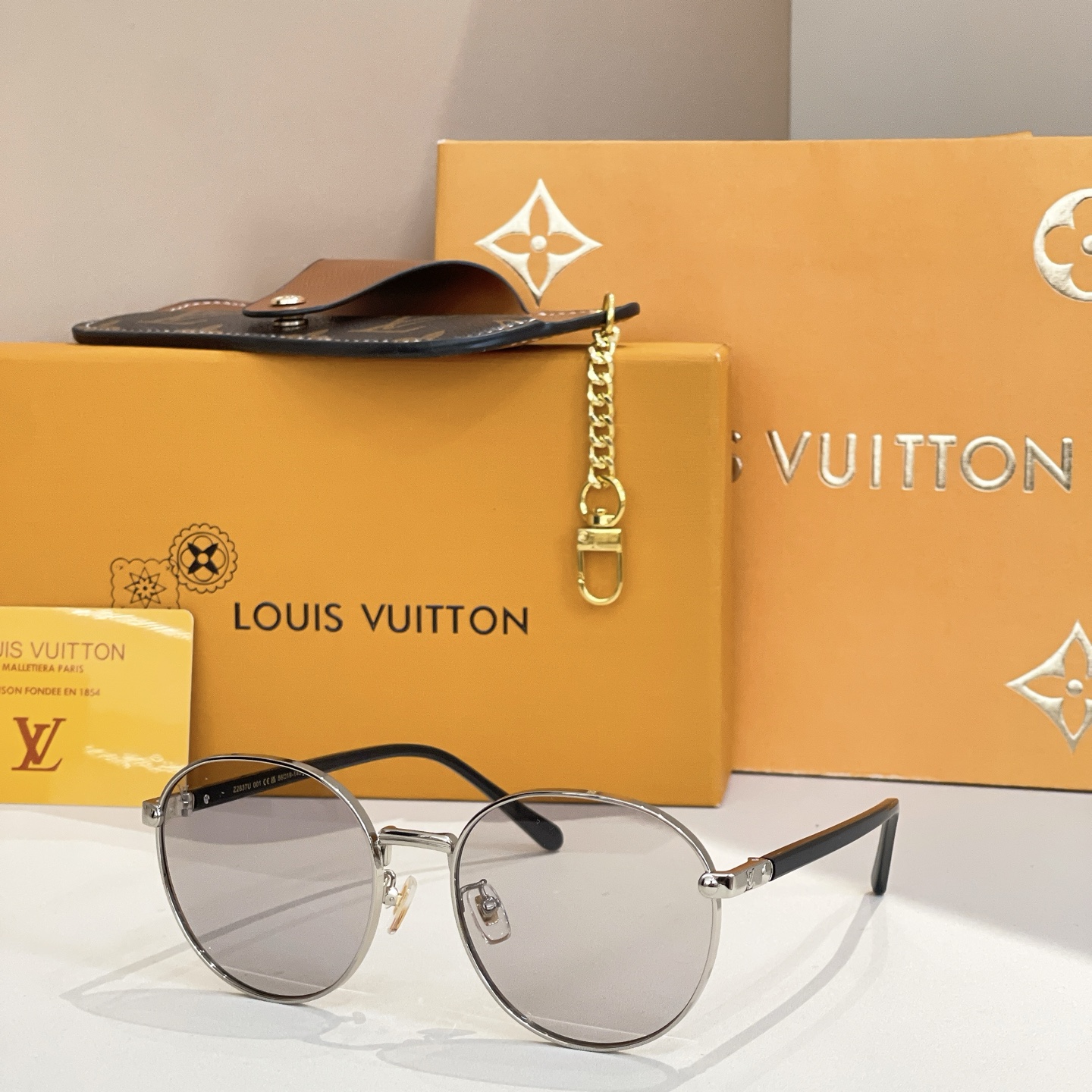 LOUIS VUITTO*✨✨✨MODEL：Z2637U✨✨✨ SIZE：56口19-145✨✨✨