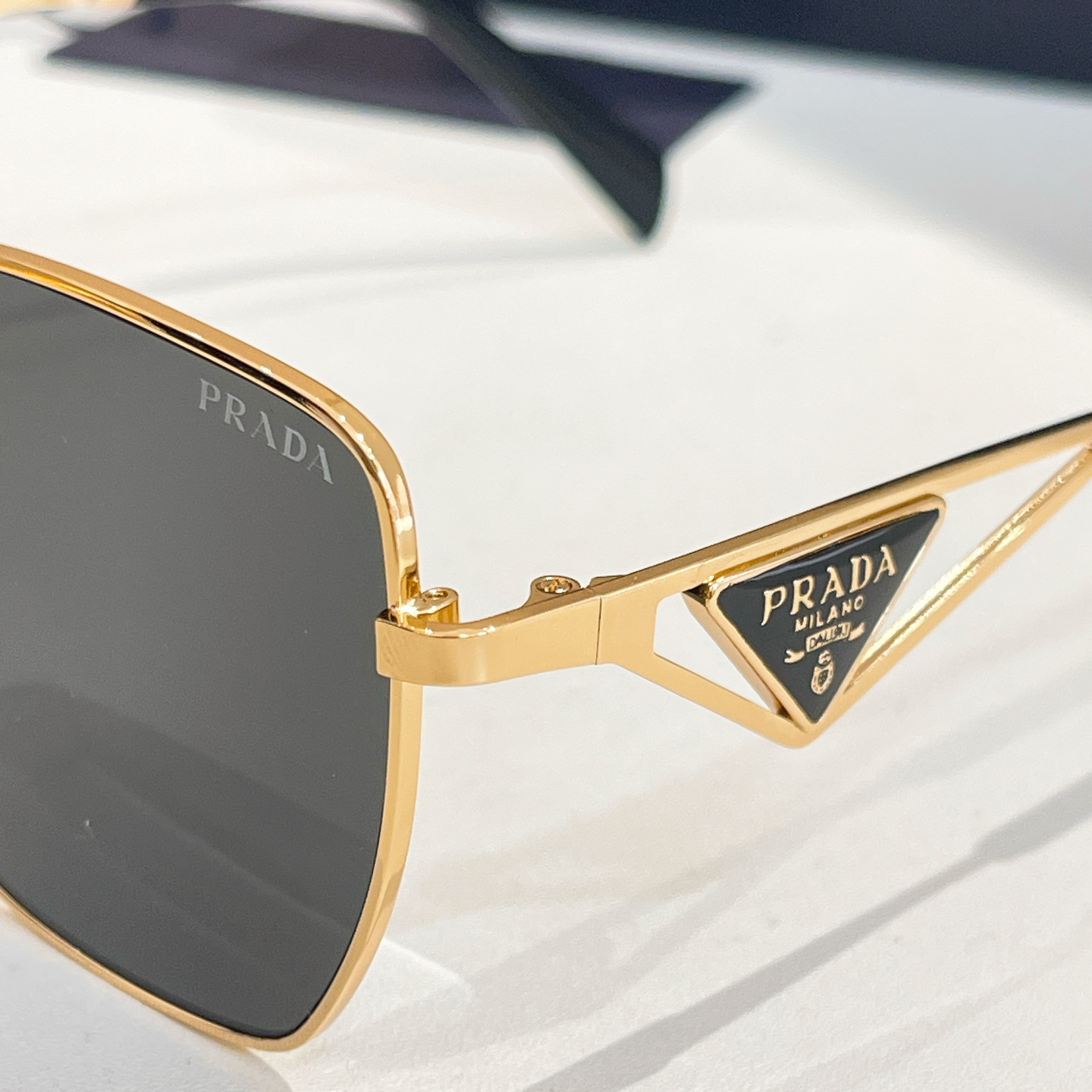 PRADA✨✨✨MODEL：OPR A54VD✨✨✨SIZE：55口18-140✨✨✨