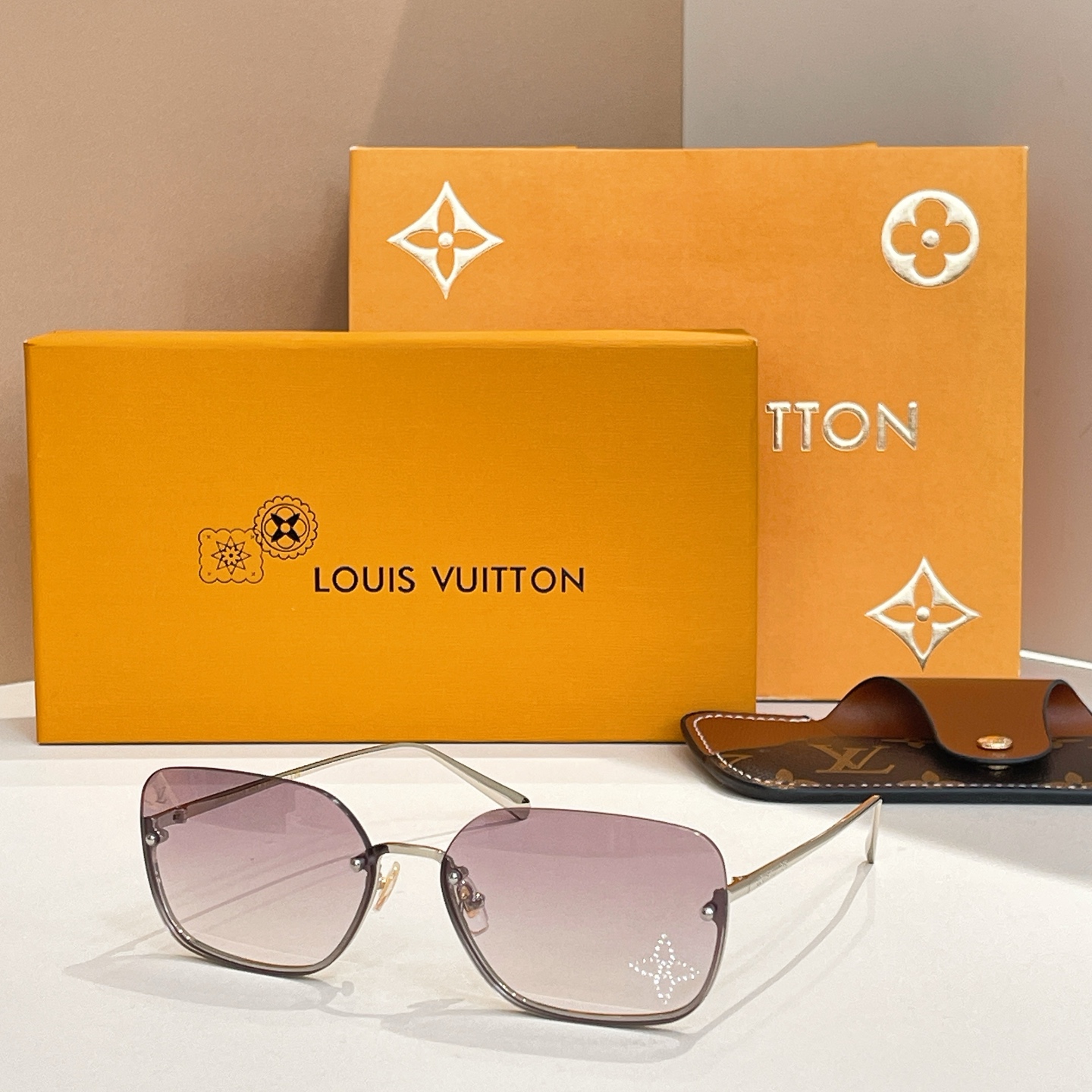 LOUIS VUITTO*✨✨✨MODEL：Z2051U✨✨✨ SIZE：63口17-142✨✨✨