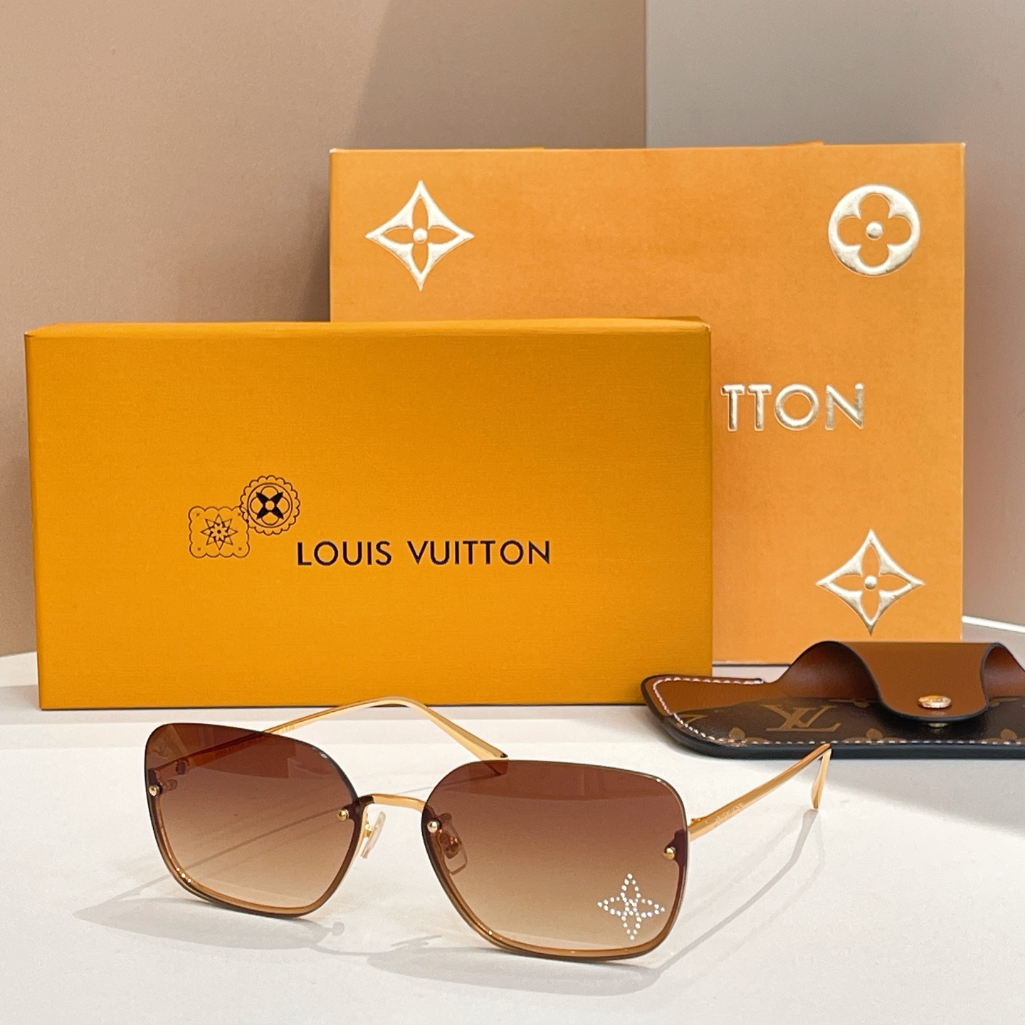 LOUIS VUITTO*✨✨✨MODEL：Z2051U✨✨✨ SIZE：63口17-142✨✨✨