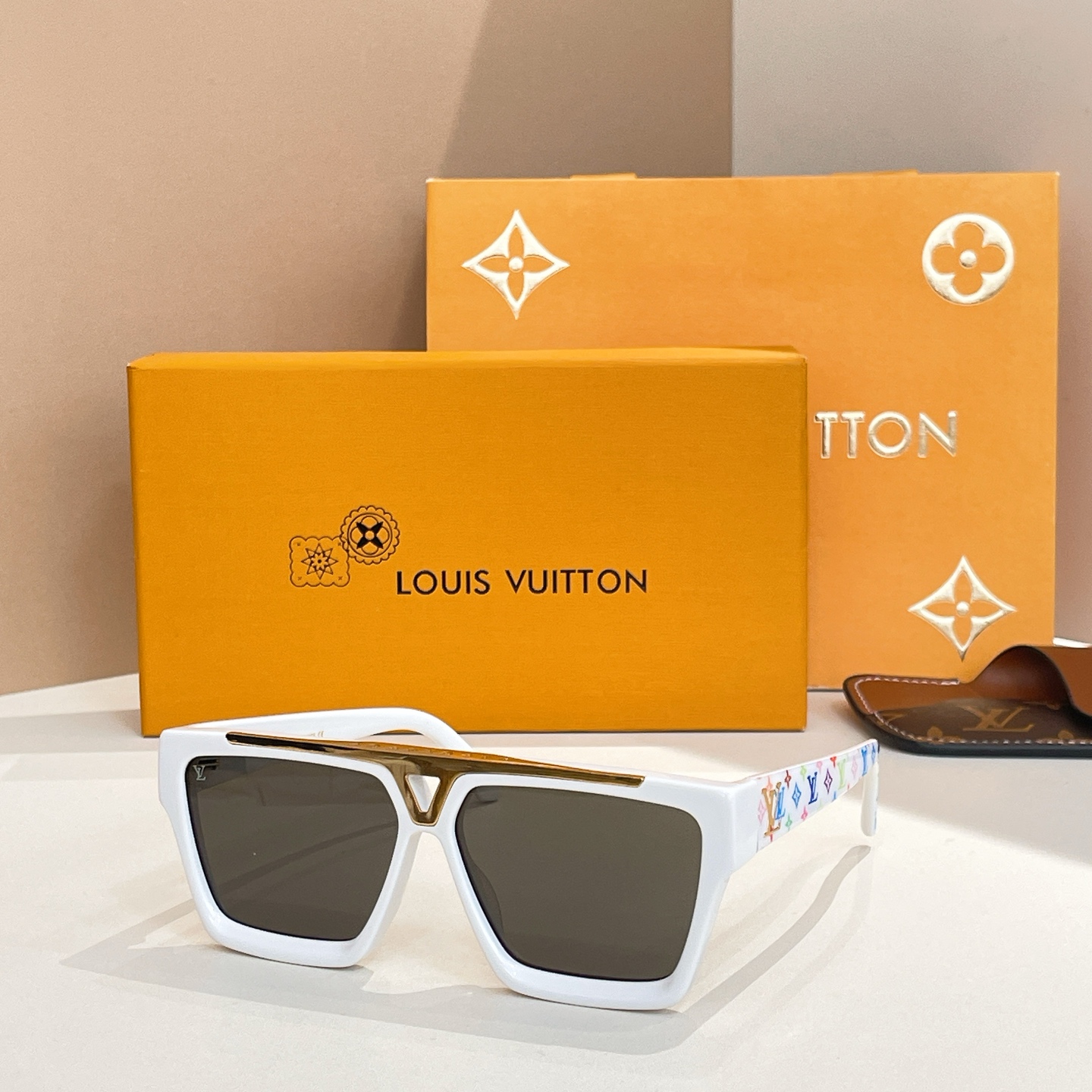 LOUIS VUITTO*✨✨✨MODEL：Z1502E✨✨✨ SIZE：63口13-145✨✨✨