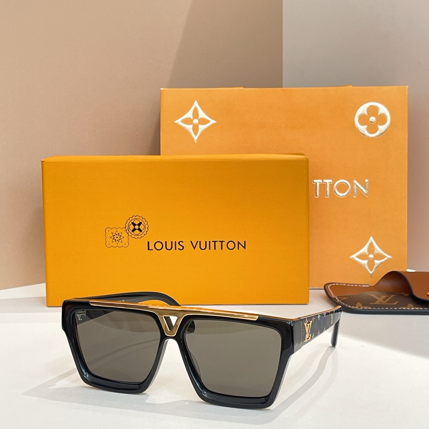 LOUIS VUITTO*✨✨✨MODEL：Z1502E✨✨✨ SIZE：63口13-145✨✨✨