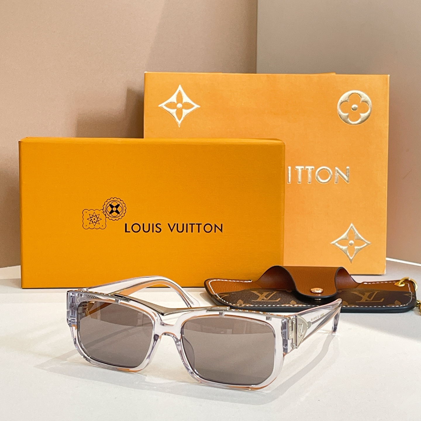 LOUIS VUITTO*✨✨✨MODEL：Z2049U✨✨✨ SIZE：57口18-145✨✨✨