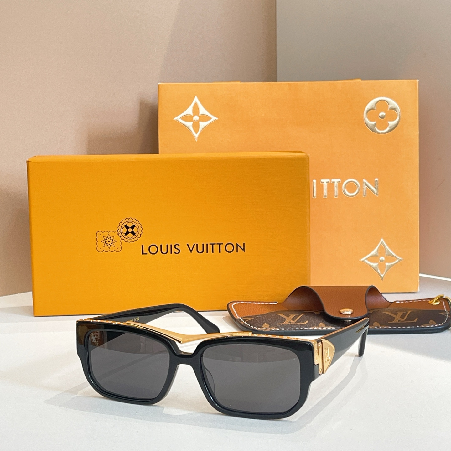 LOUIS VUITTO*✨✨✨MODEL：Z2049U✨✨✨ SIZE：57口18-145✨✨✨