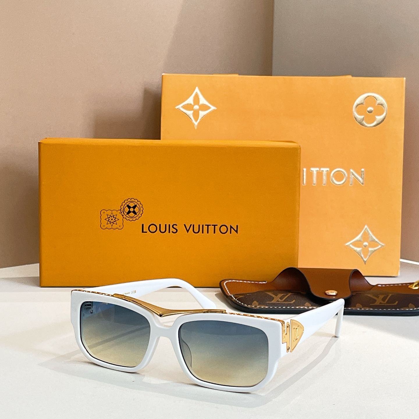 LOUIS VUITTO*✨✨✨MODEL：Z2049U✨✨✨ SIZE：57口18-145✨✨✨