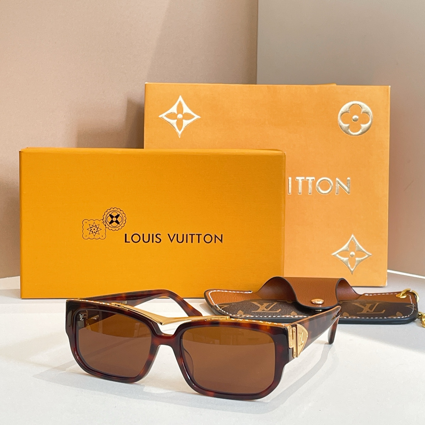 LOUIS VUITTO*✨✨✨MODEL：Z2049U✨✨✨ SIZE：57口18-145✨✨✨