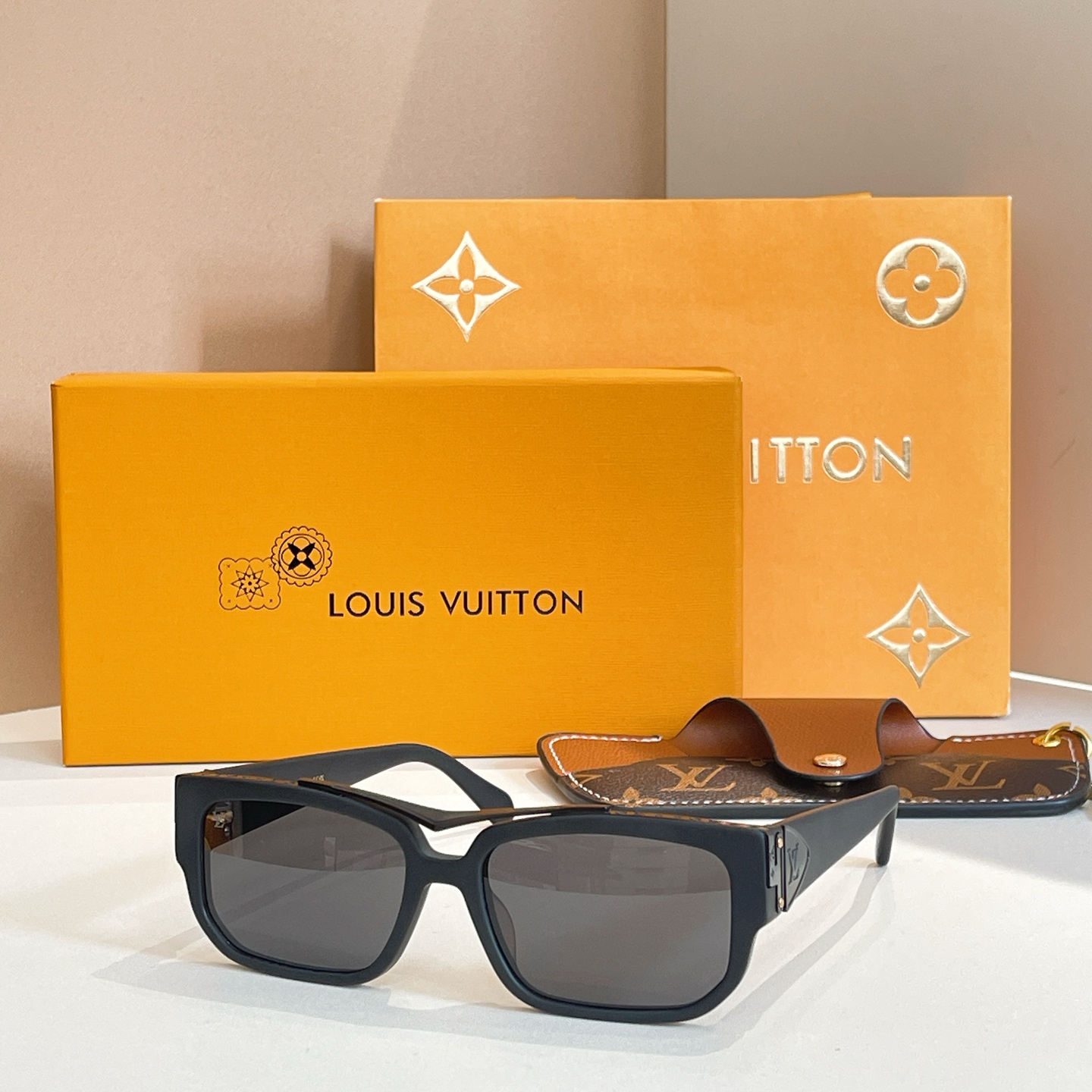 LOUIS VUITTO*✨✨✨MODEL：Z2049U✨✨✨ SIZE：57口18-145✨✨✨
