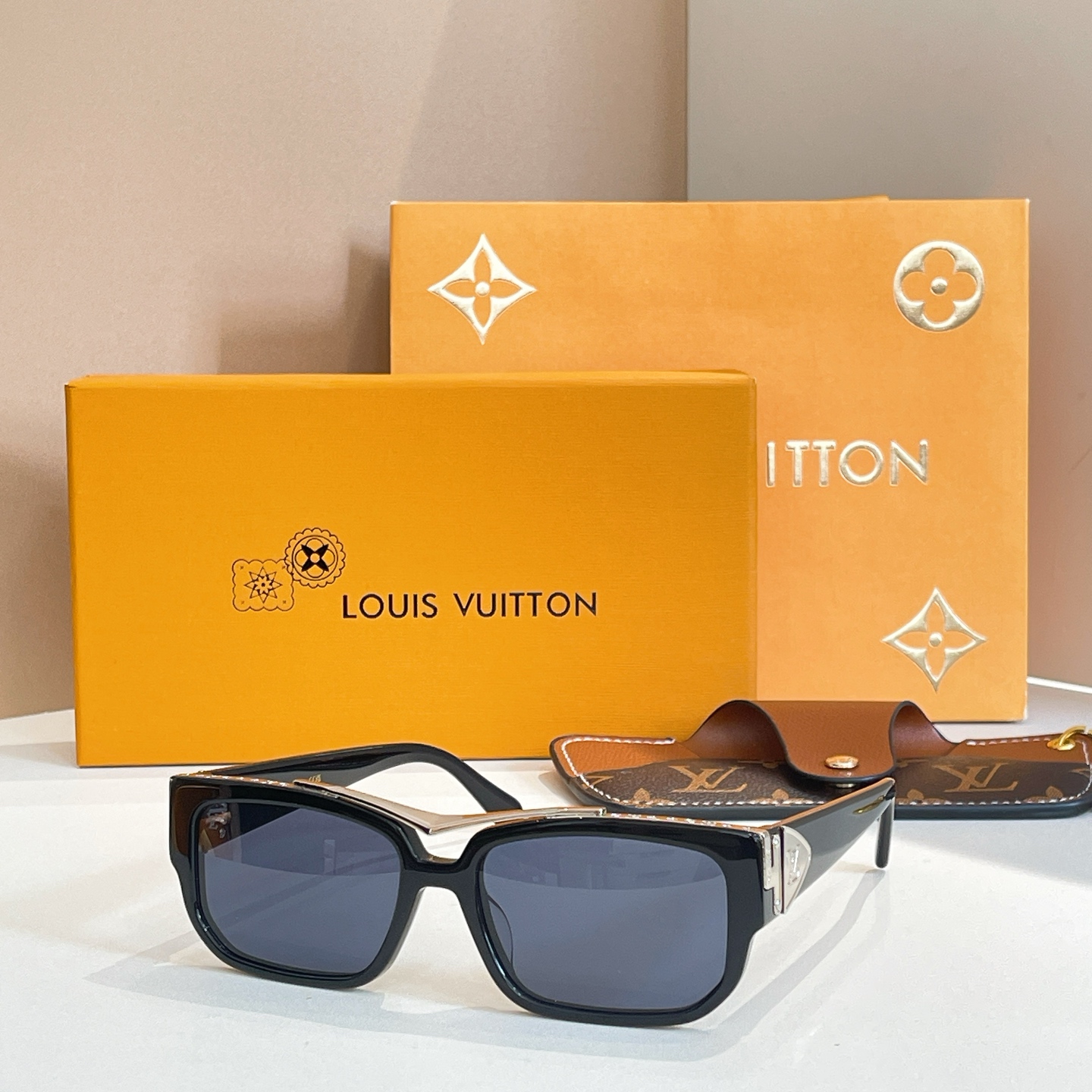 LOUIS VUITTO*✨✨✨MODEL：Z2049U✨✨✨ SIZE：57口18-145✨✨✨