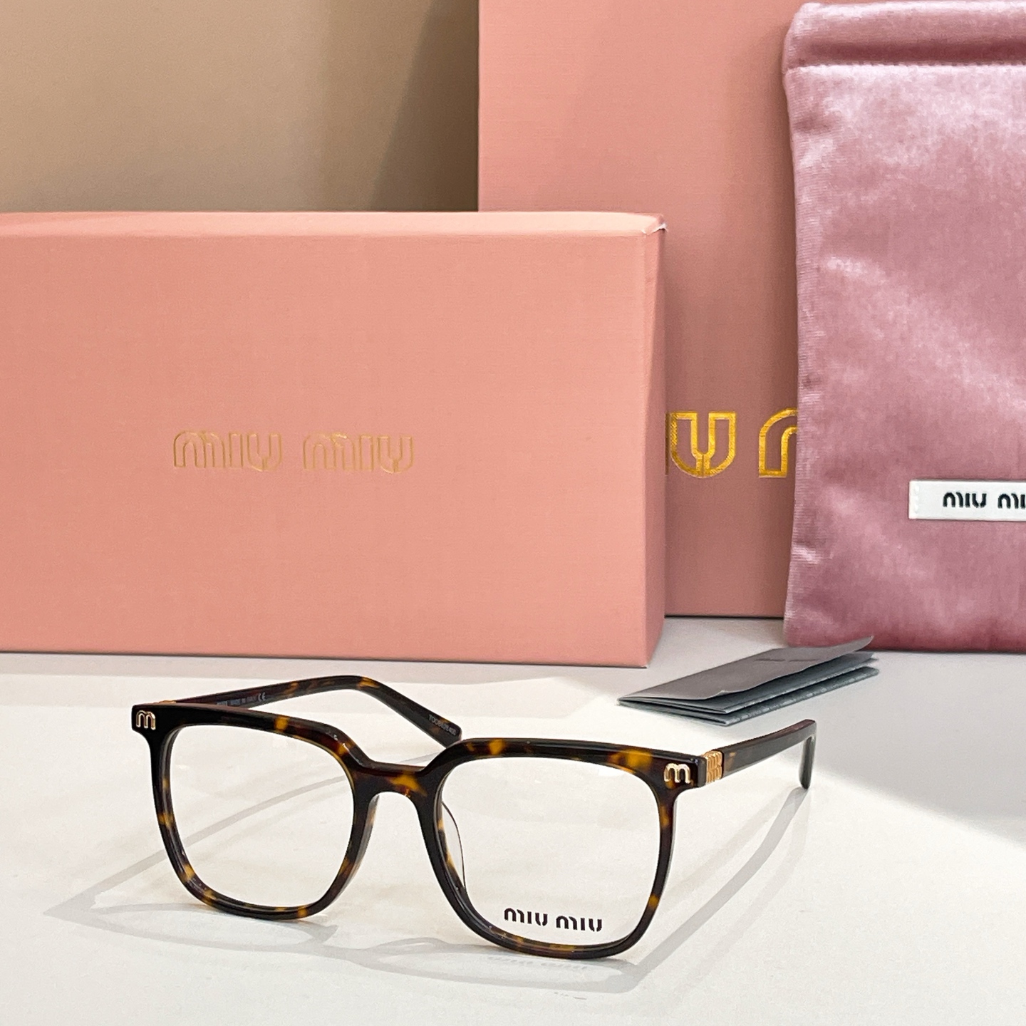 MIU M*🎀🎀🎀MODEL VMU 61ZS🎀🎀🎀SIZE：54口18-145🎀🎀🎀光学镜，太阳镜