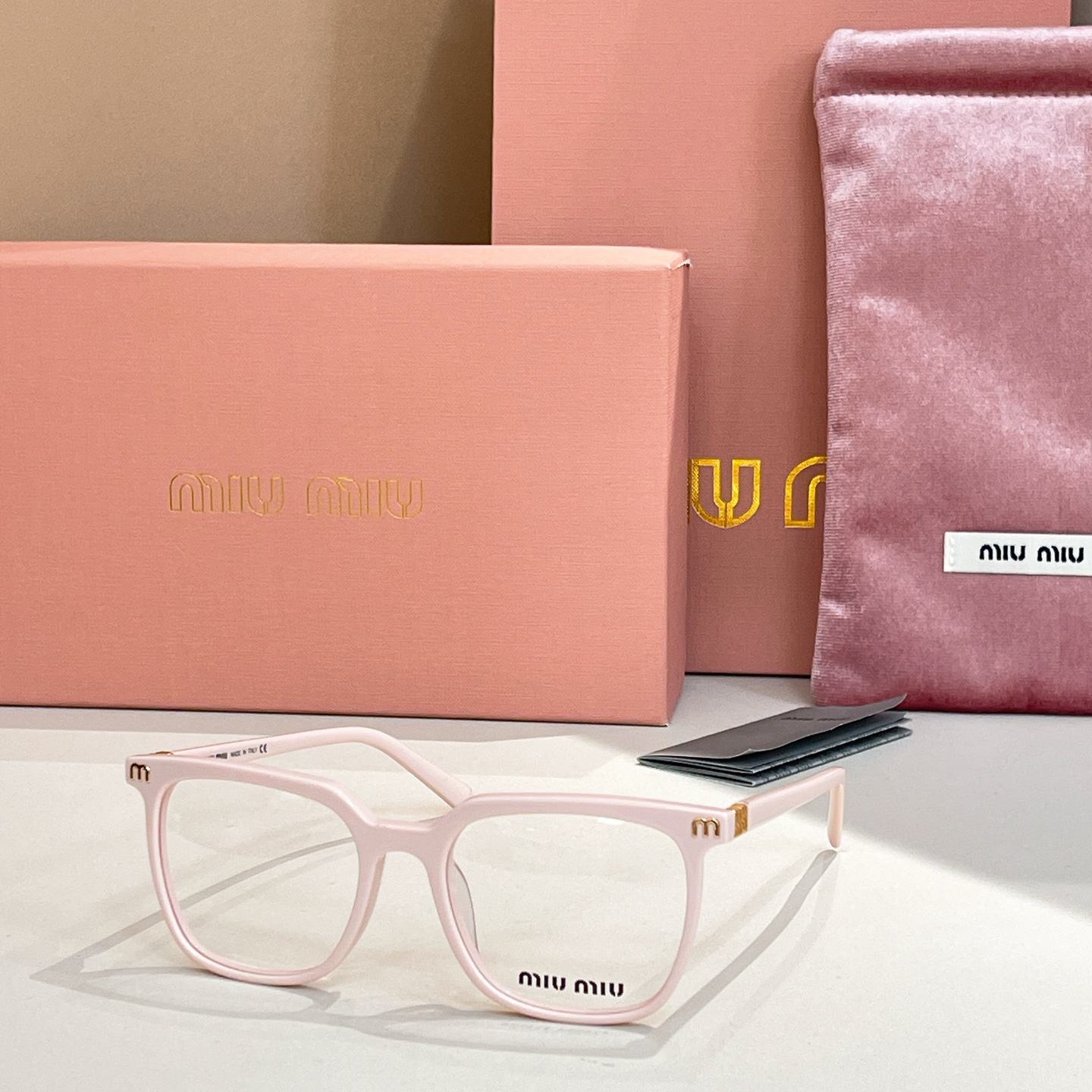 MIU M*🎀🎀🎀MODEL VMU 61ZS🎀🎀🎀SIZE：54口18-145🎀🎀🎀光学镜，太阳镜