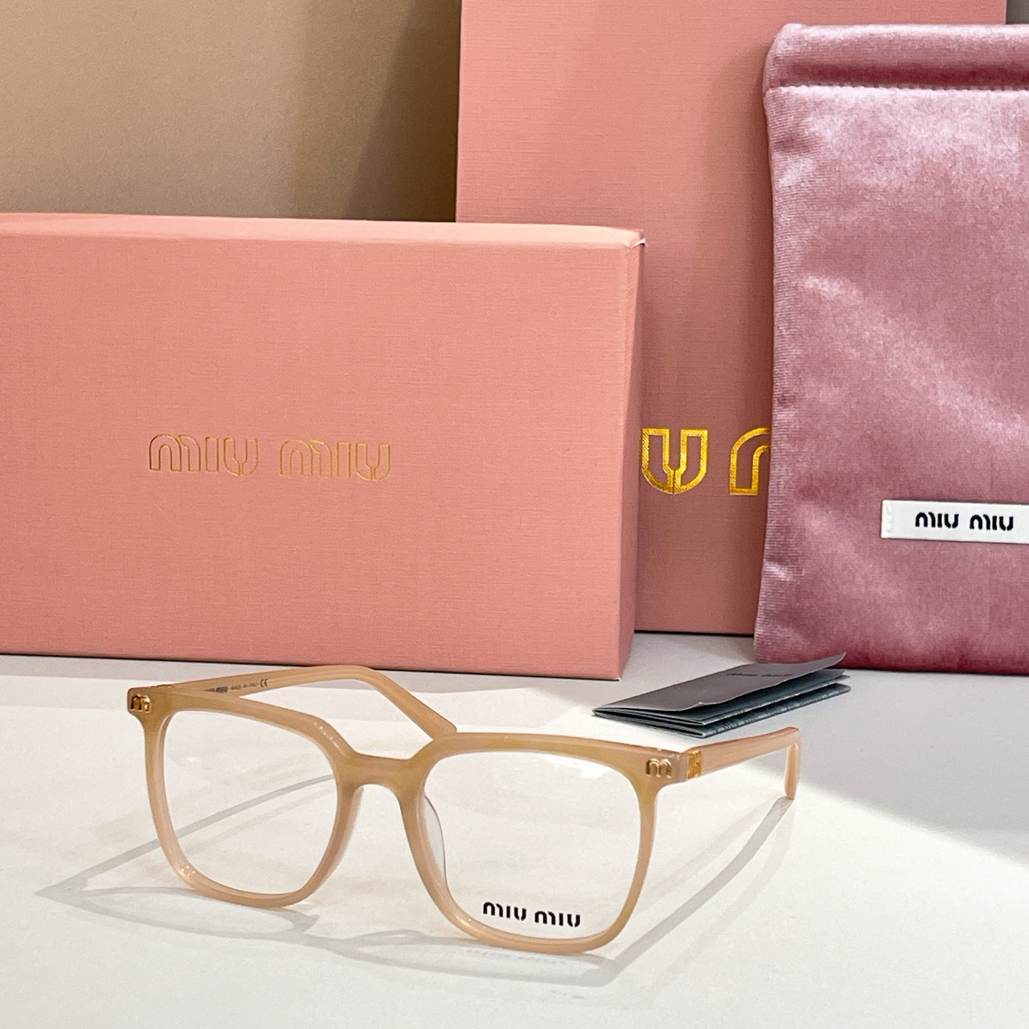 MIU M*🎀🎀🎀MODEL VMU 61ZS🎀🎀🎀SIZE：54口18-145🎀🎀🎀光学镜，太阳镜
