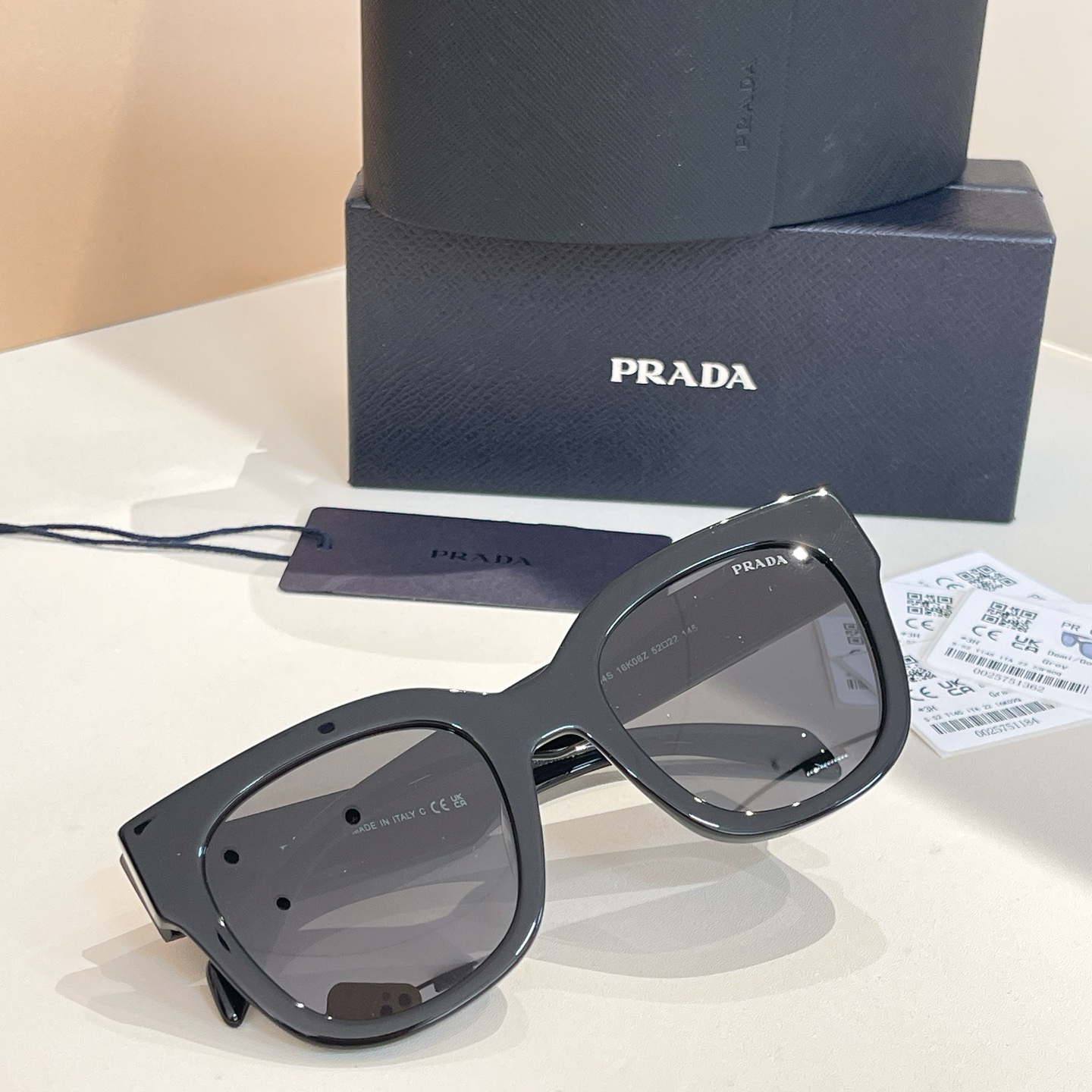 Prada 普拉达墨镜