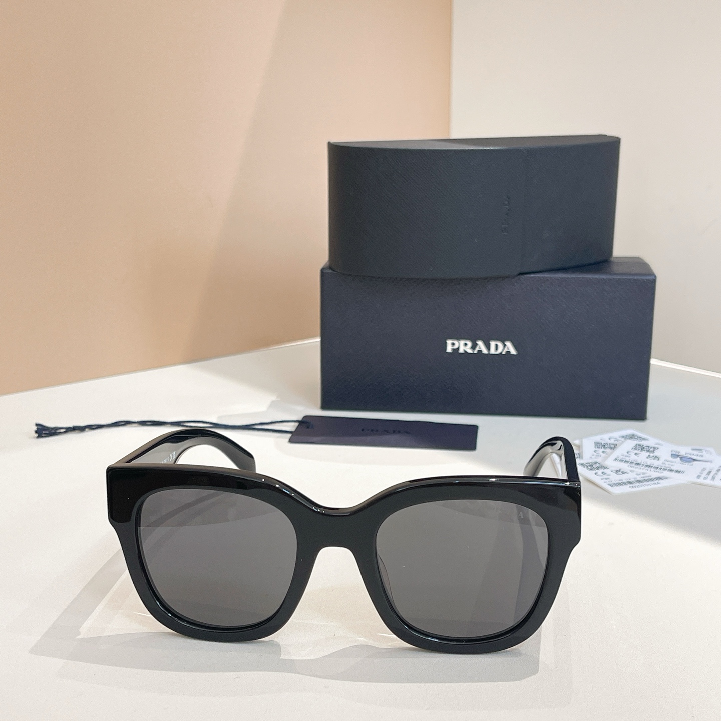 Prada 普拉达墨镜