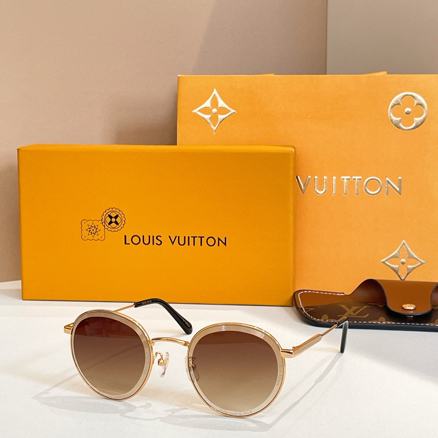 LOUIS VUITTO*✨✨✨MODEL：Z2626U✨✨✨ SIZE：53口20-145✨✨✨