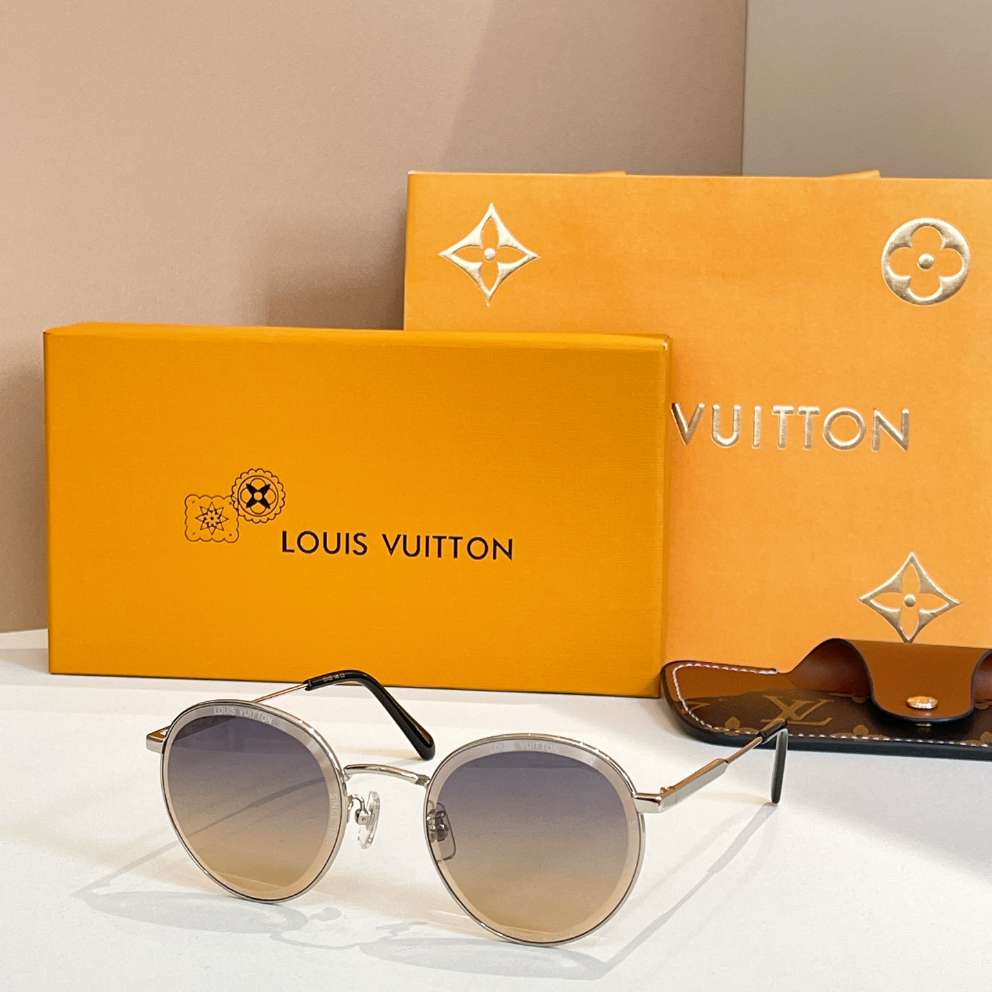 LOUIS VUITTO*✨✨✨MODEL：Z2626U✨✨✨ SIZE：53口20-145✨✨✨