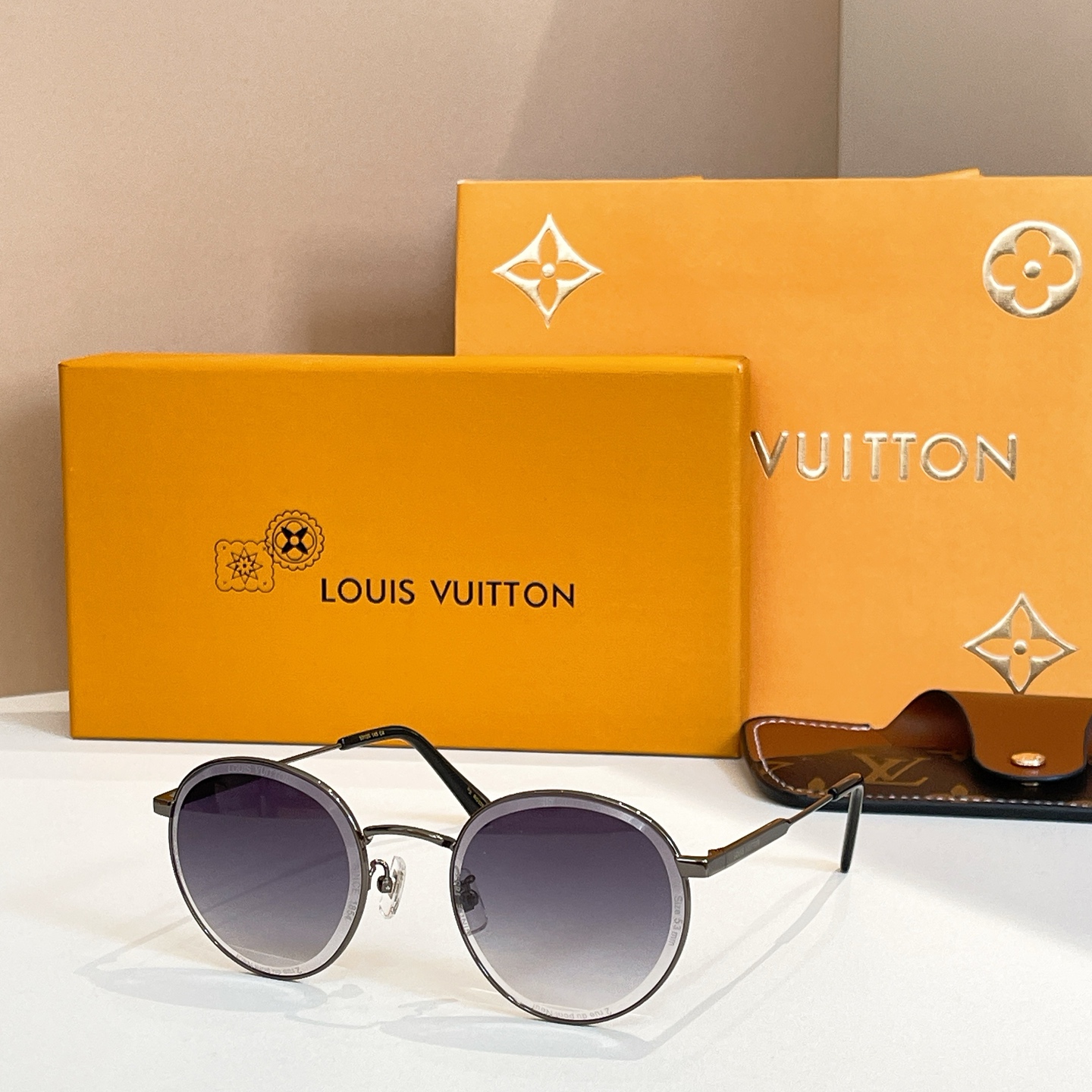 LOUIS VUITTO*✨✨✨MODEL：Z2626U✨✨✨ SIZE：53口20-145✨✨✨