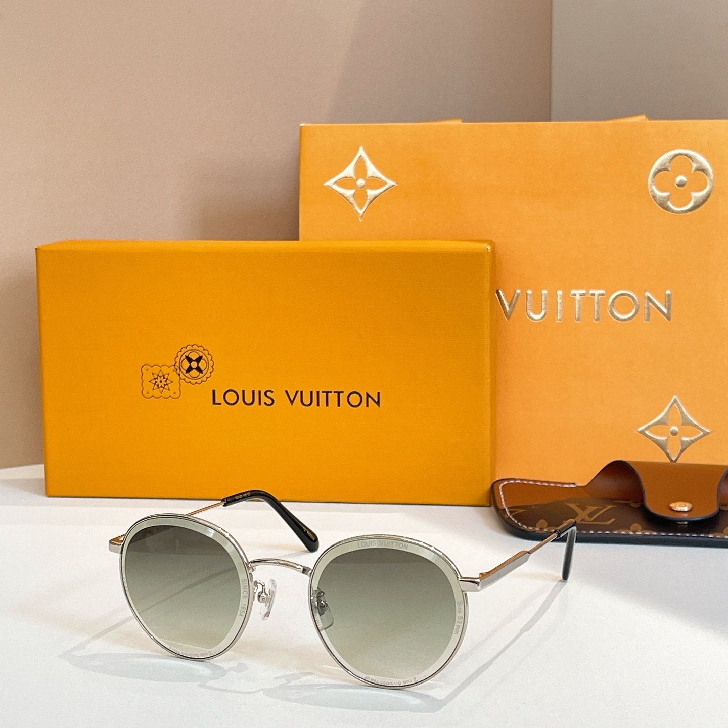 LOUIS VUITTO*✨✨✨MODEL：Z2626U✨✨✨ SIZE：53口20-145✨✨✨