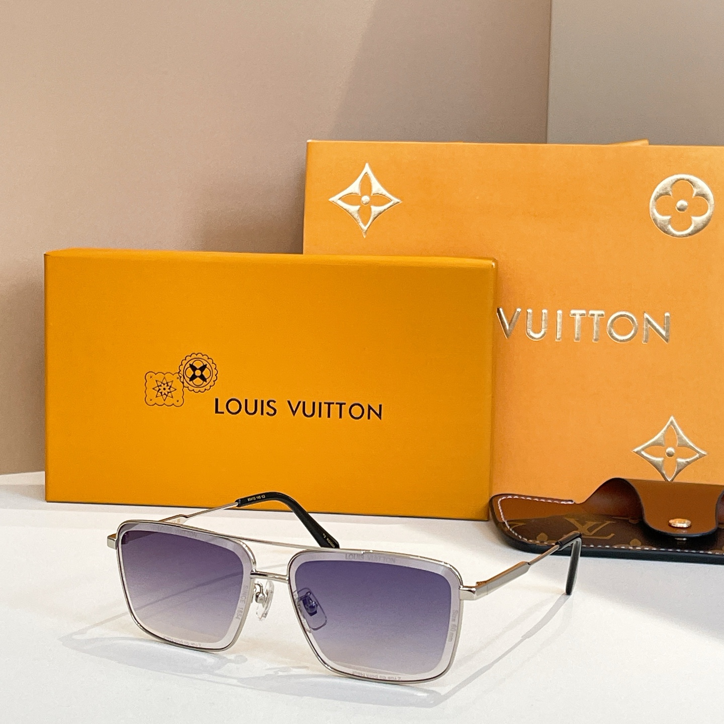 LOUIS VUITTO*✨✨✨MODEL：Z2627U✨✨✨ SIZE：60口13-145✨✨✨