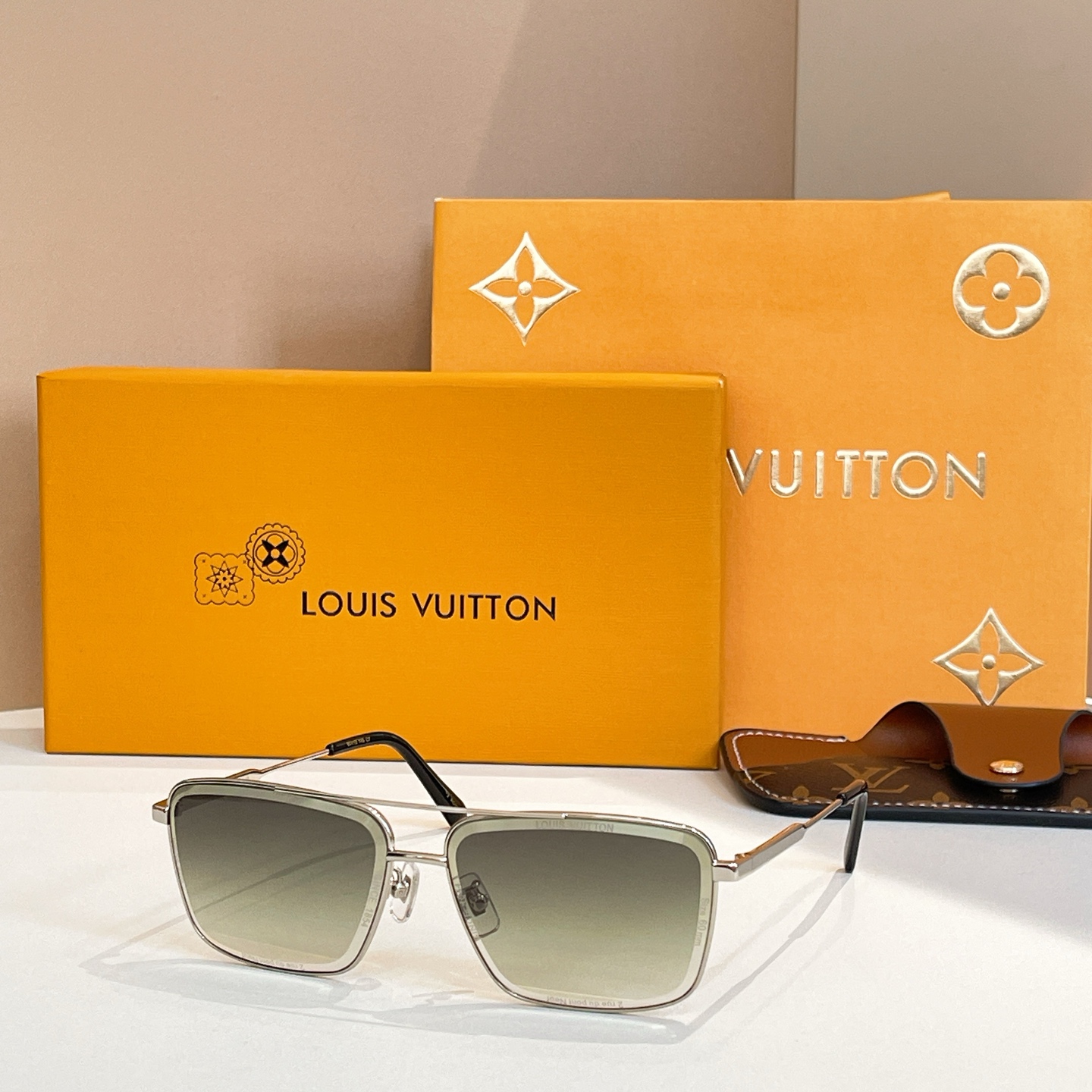 LOUIS VUITTO*✨✨✨MODEL：Z2627U✨✨✨ SIZE：60口13-145✨✨✨