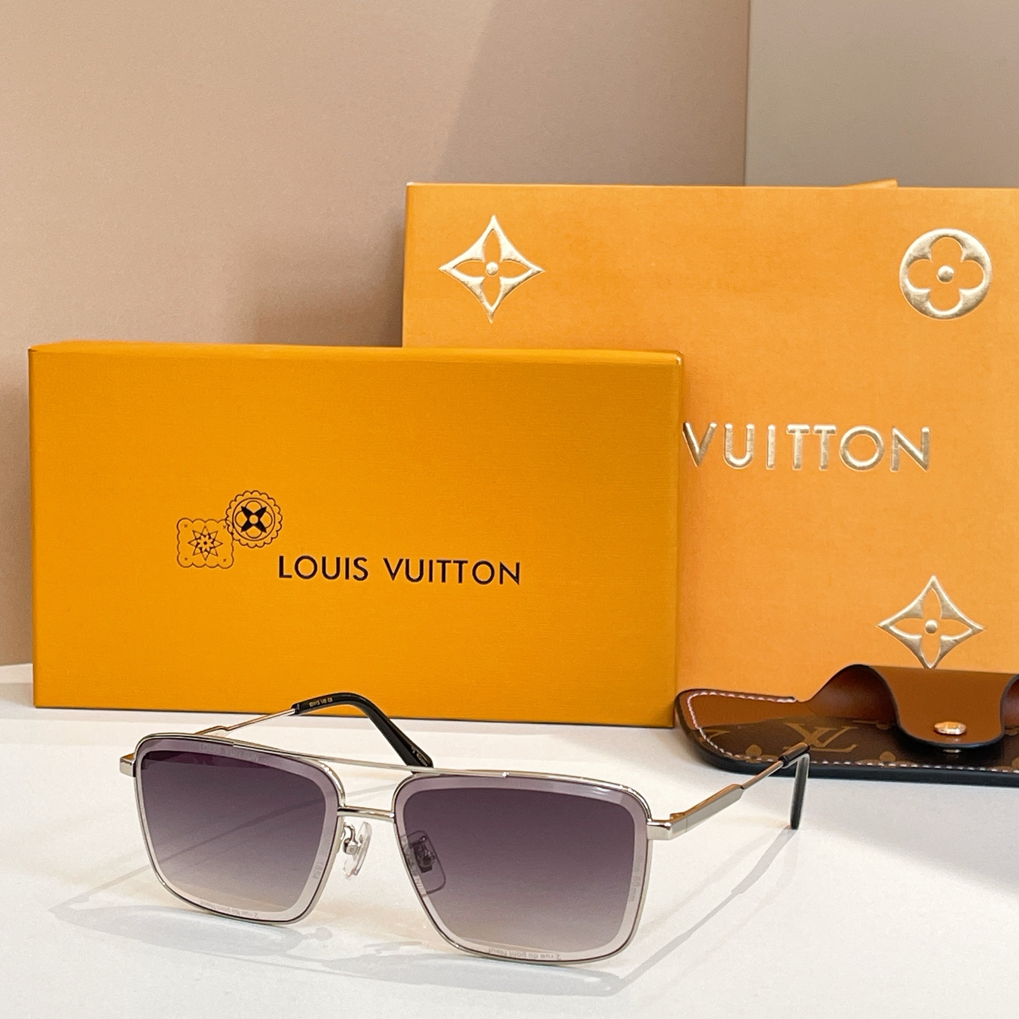 LOUIS VUITTO*✨✨✨MODEL：Z2627U✨✨✨ SIZE：60口13-145✨✨✨