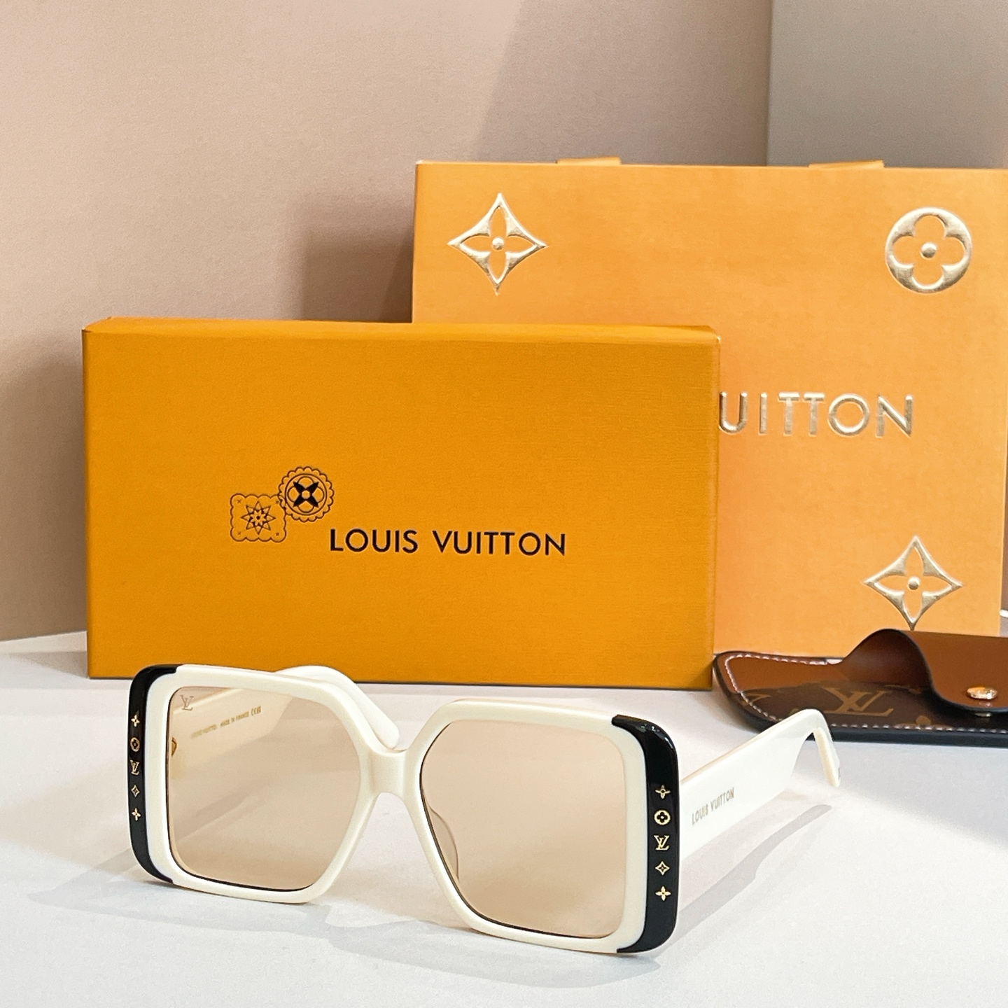 LOUIS VUITTO*✨✨✨MODEL：Z2095W✨✨✨ SIZE：56口15-148✨✨✨