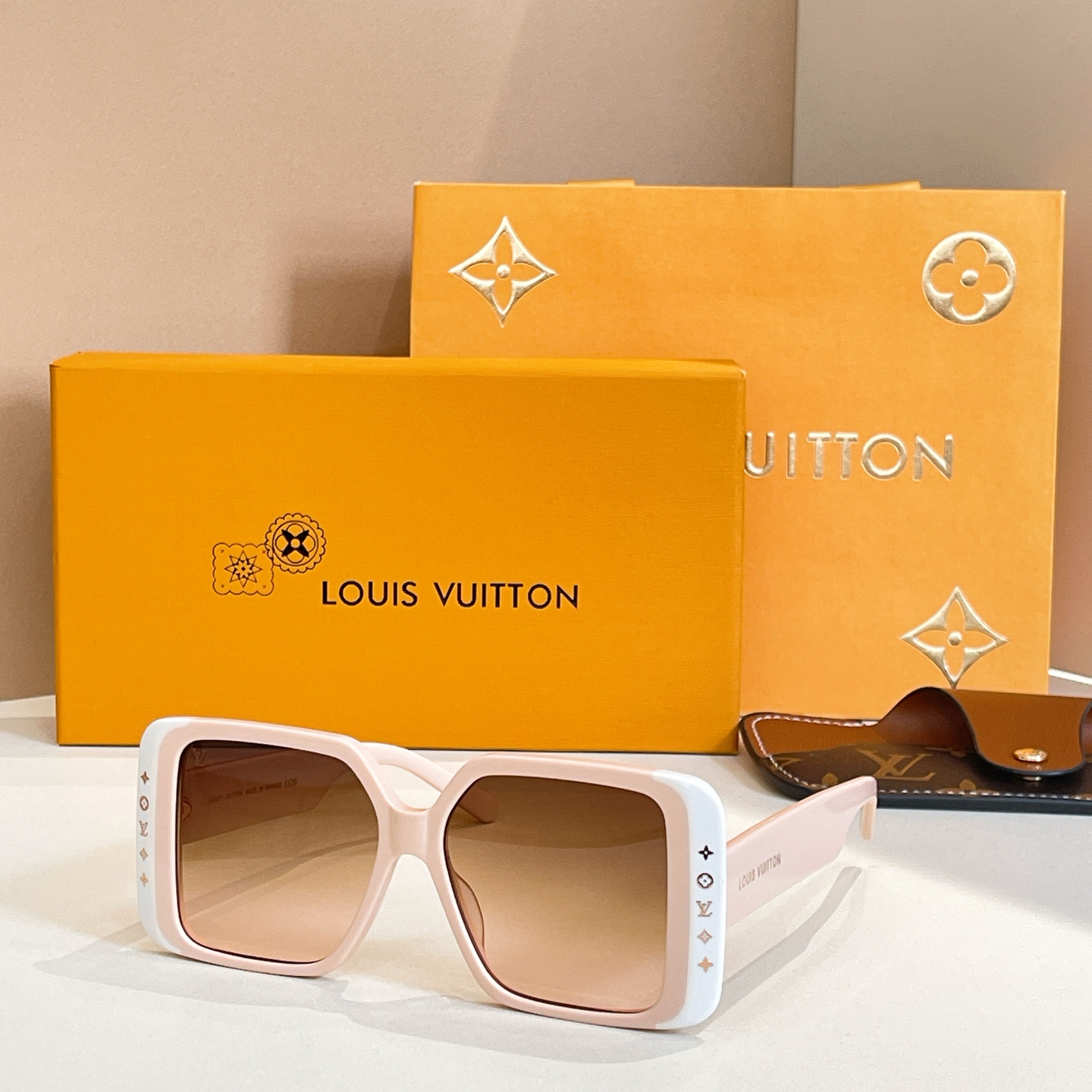 LOUIS VUITTO*✨✨✨MODEL：Z2095W✨✨✨ SIZE：56口15-148✨✨✨