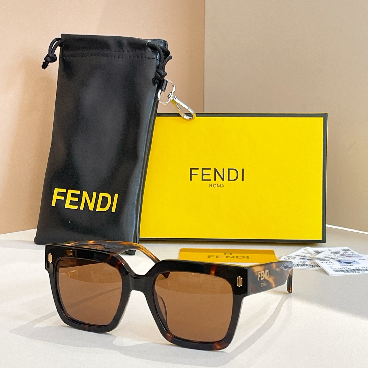 Fendi 芬迪墨镜