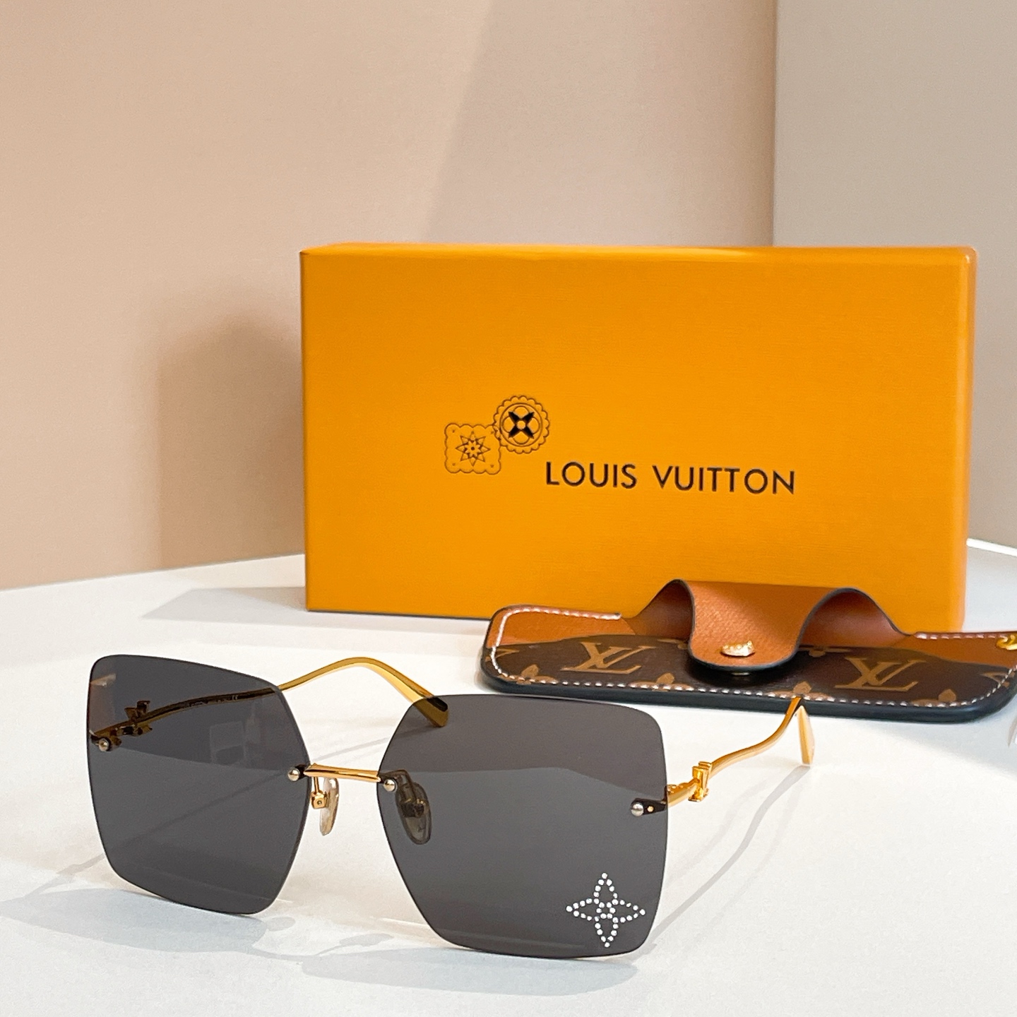 Louis Vuitton LOUIS VUITTO*太阳眼镜