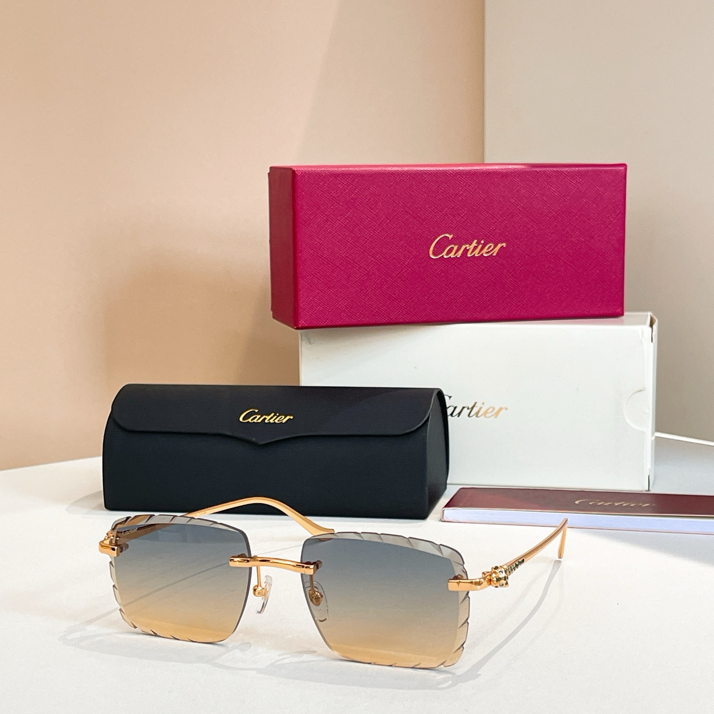Cartie*✨✨✨MODEL：CT01588O✨✨✨SIZE  143✨✨✨太阳镜，变色片