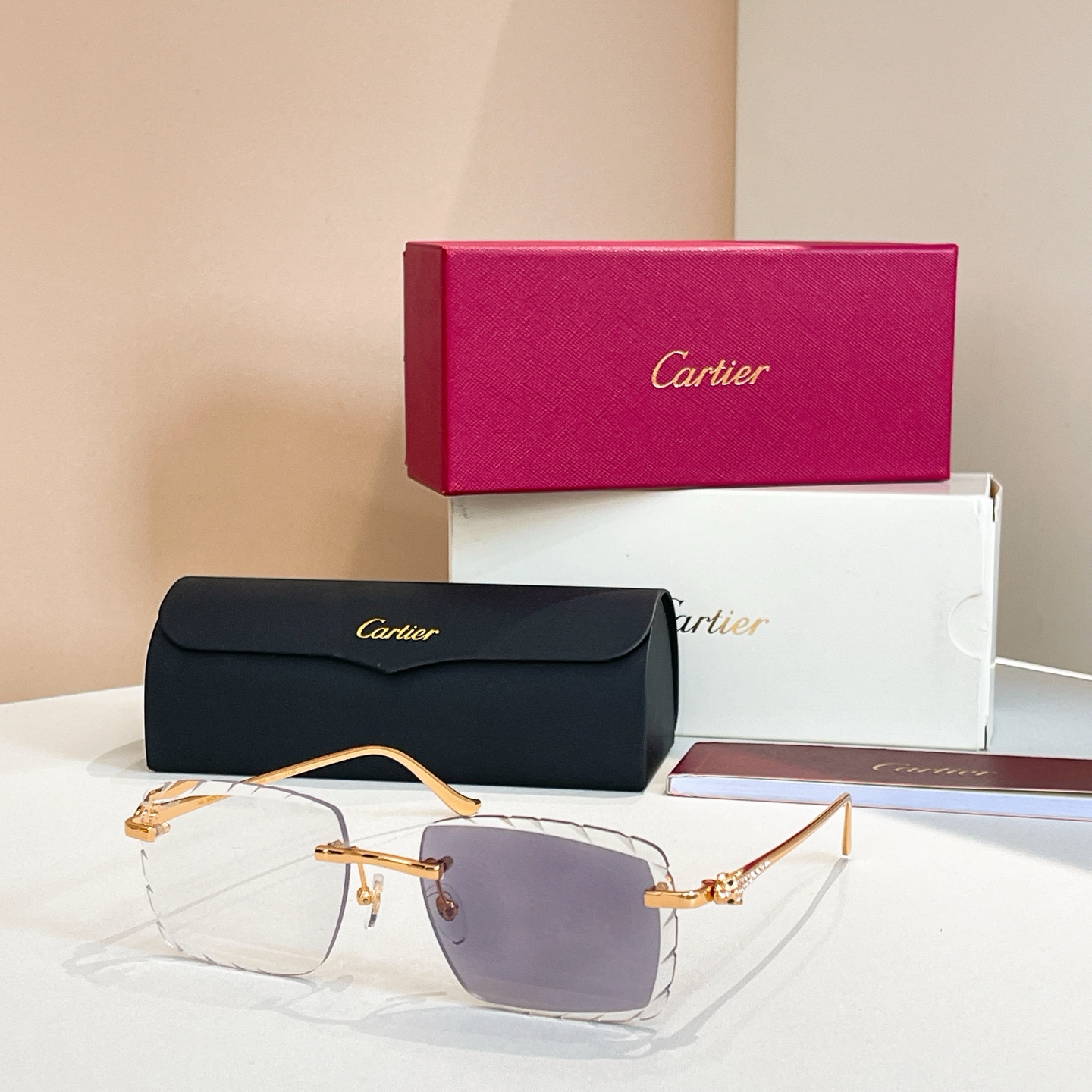 Cartie*✨✨✨MODEL：CT01588O✨✨✨SIZE  143✨✨✨太阳镜，变色片