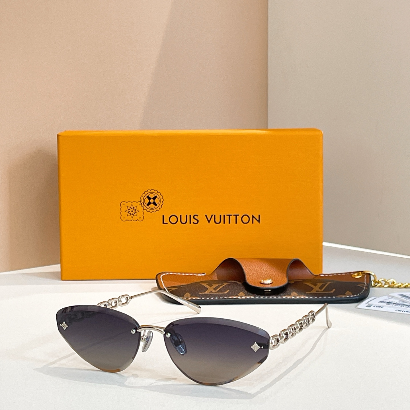 LOUIS VUITTO*✨✨✨MODEL：Z3015U✨✨✨ SIZE：61口15-140✨✨✨