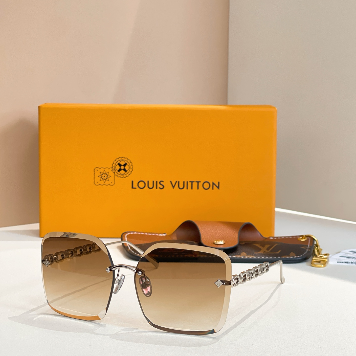 Louis Vuitton LOUIS VUITTO*太阳眼镜