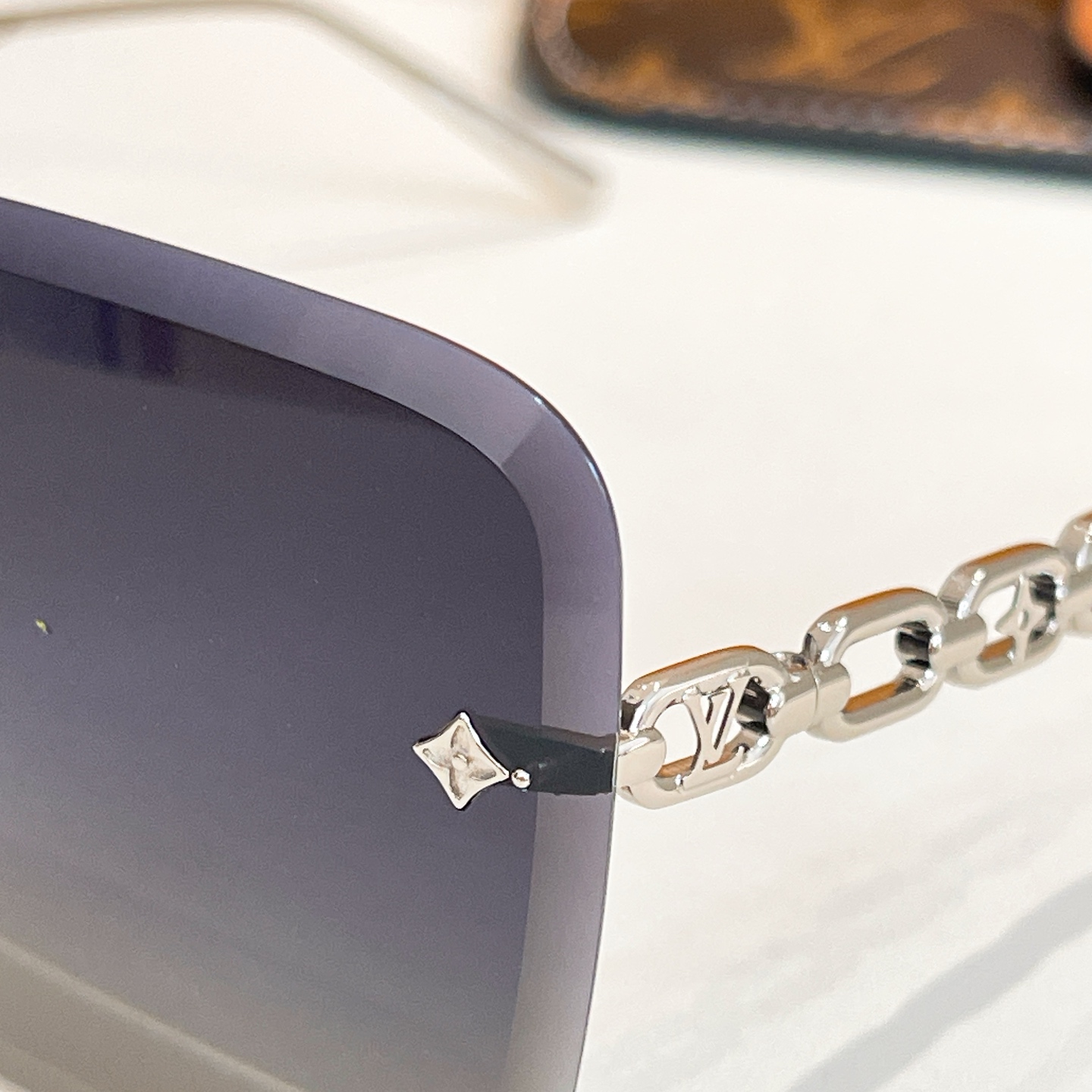 Louis Vuitton LOUIS VUITTO*太阳眼镜
