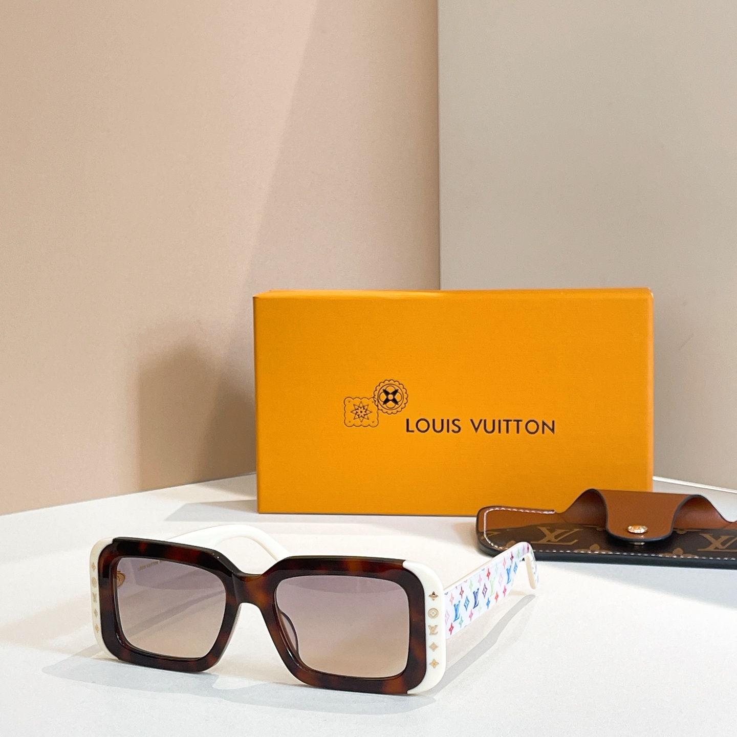 Louis Vuitton LOUIS VUITTO*太阳眼镜