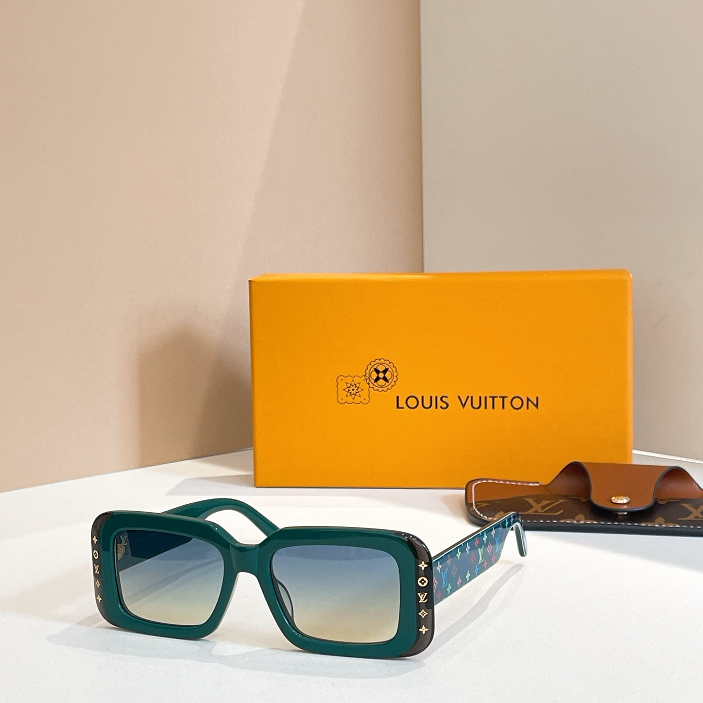 Louis Vuitton LOUIS VUITTO*太阳眼镜