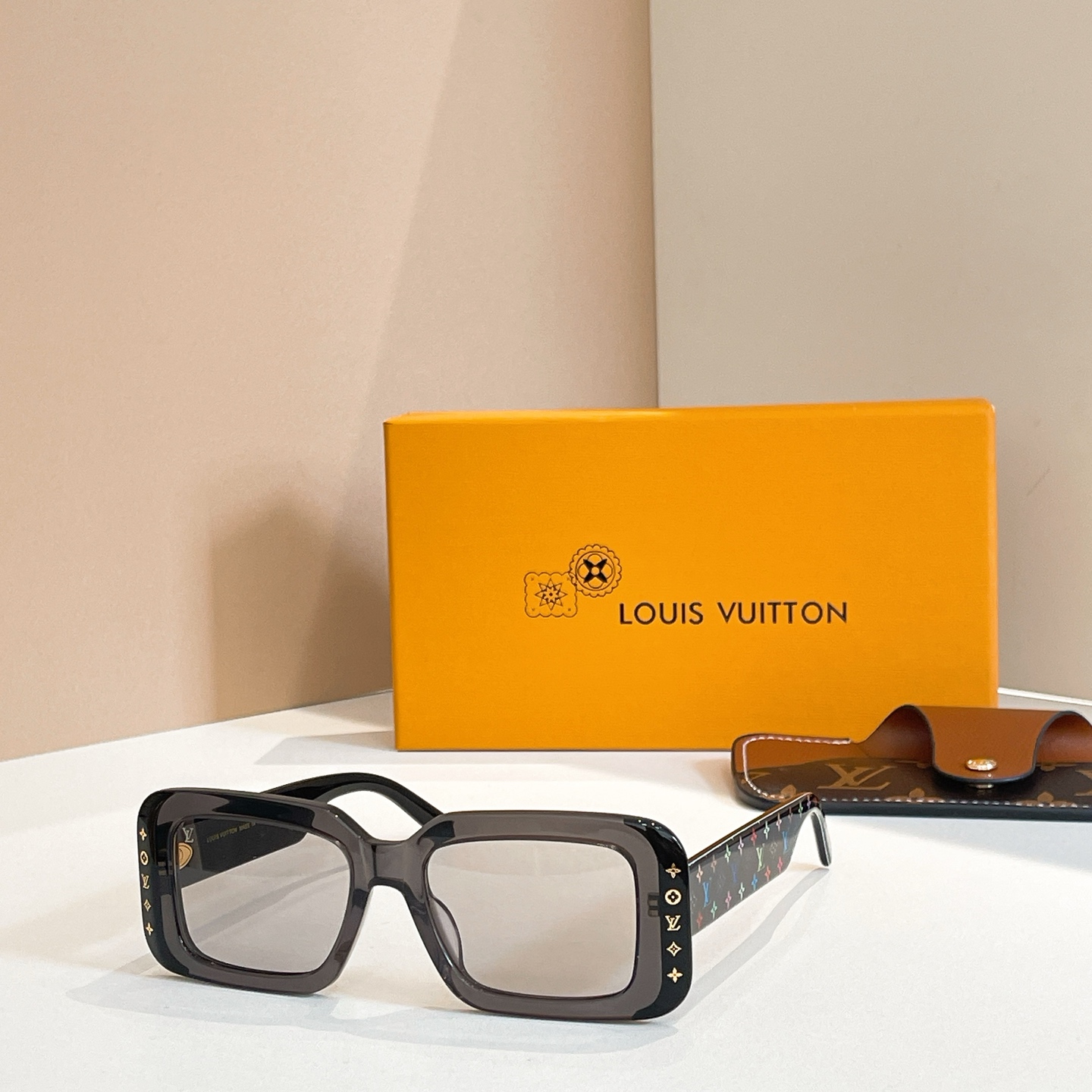 Louis Vuitton LOUIS VUITTO*太阳眼镜