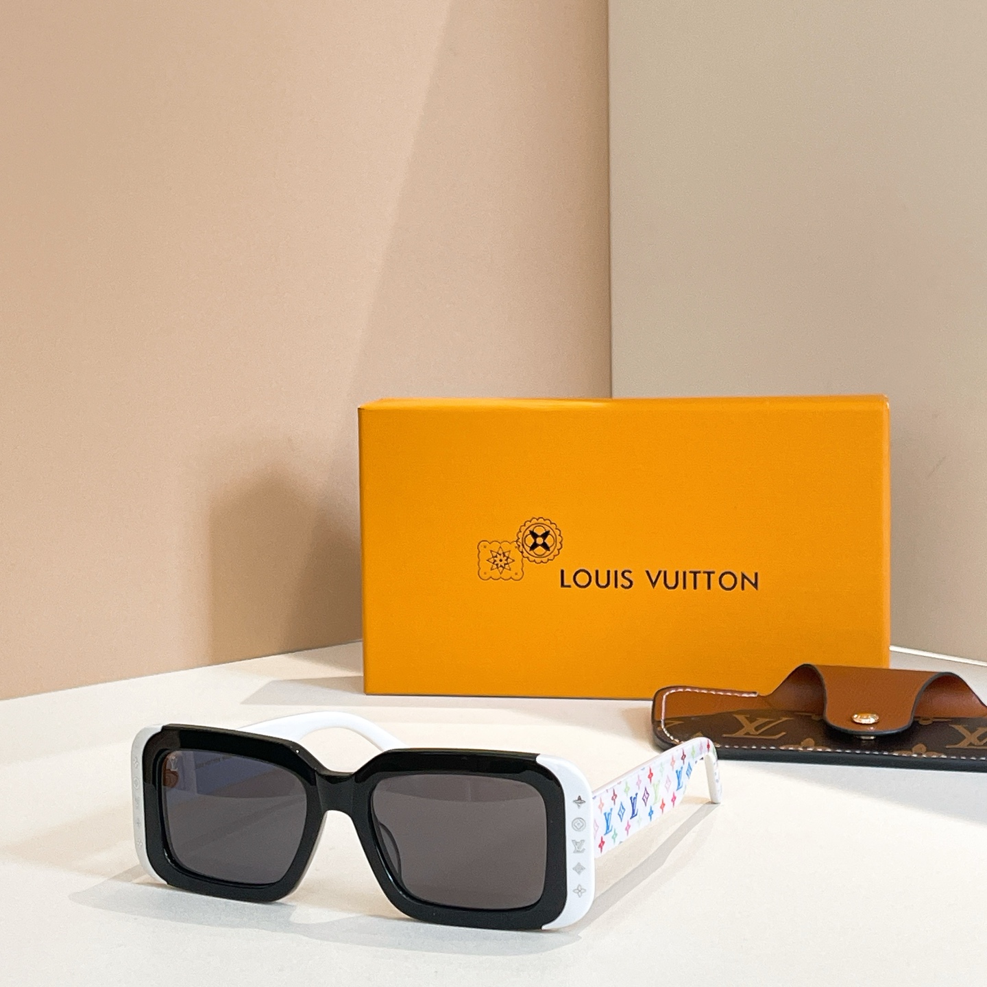 Louis Vuitton LOUIS VUITTO*太阳眼镜