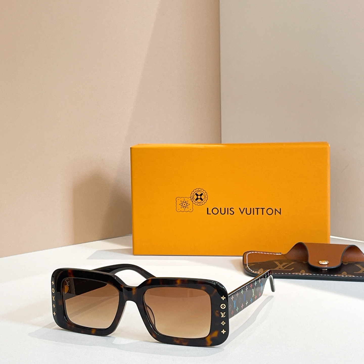 Louis Vuitton LOUIS VUITTO*太阳眼镜