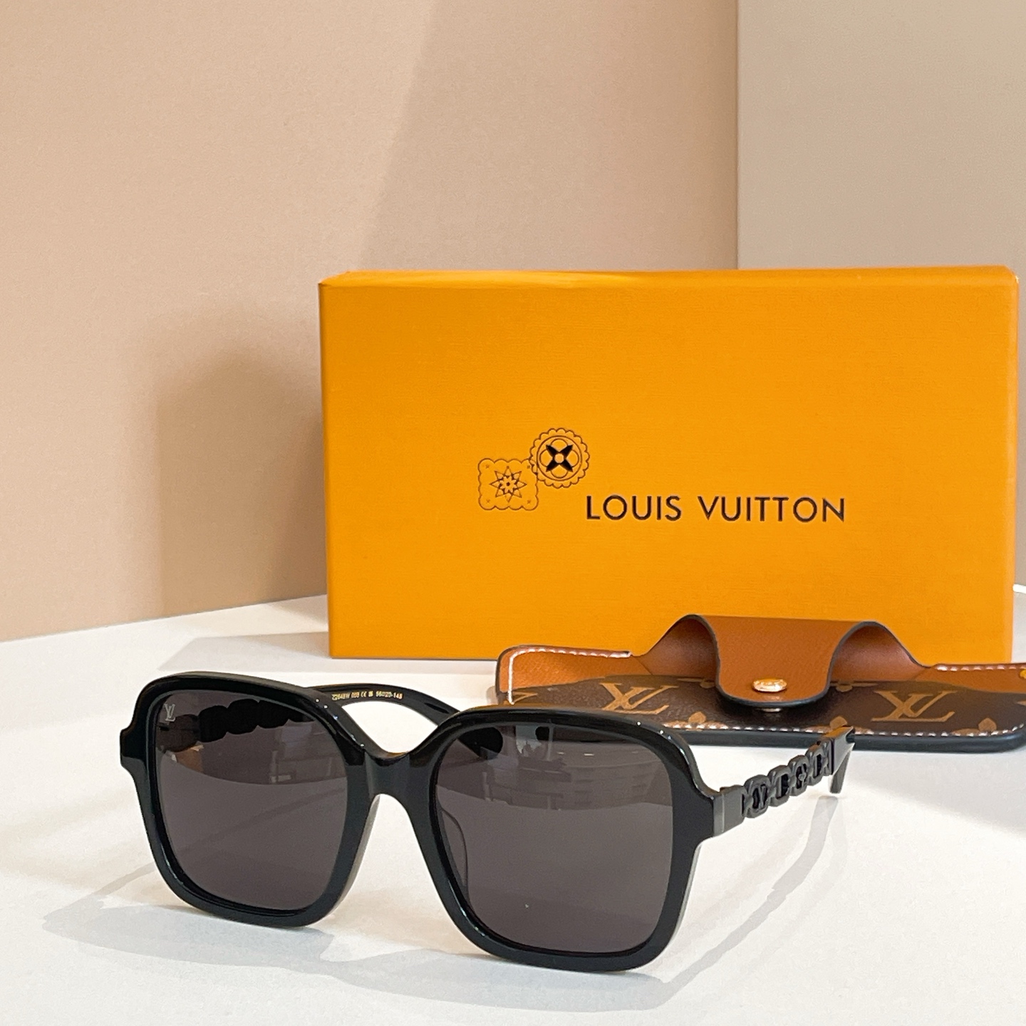 Louis Vuitton LOUIS VUITTO*太阳眼镜