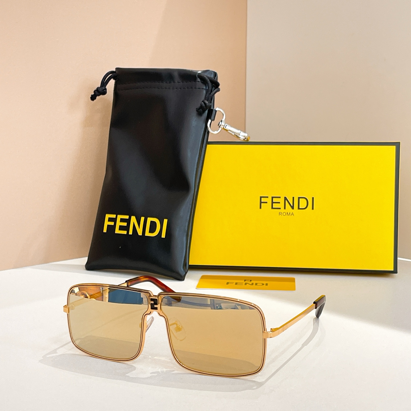 Fendi 芬迪墨镜