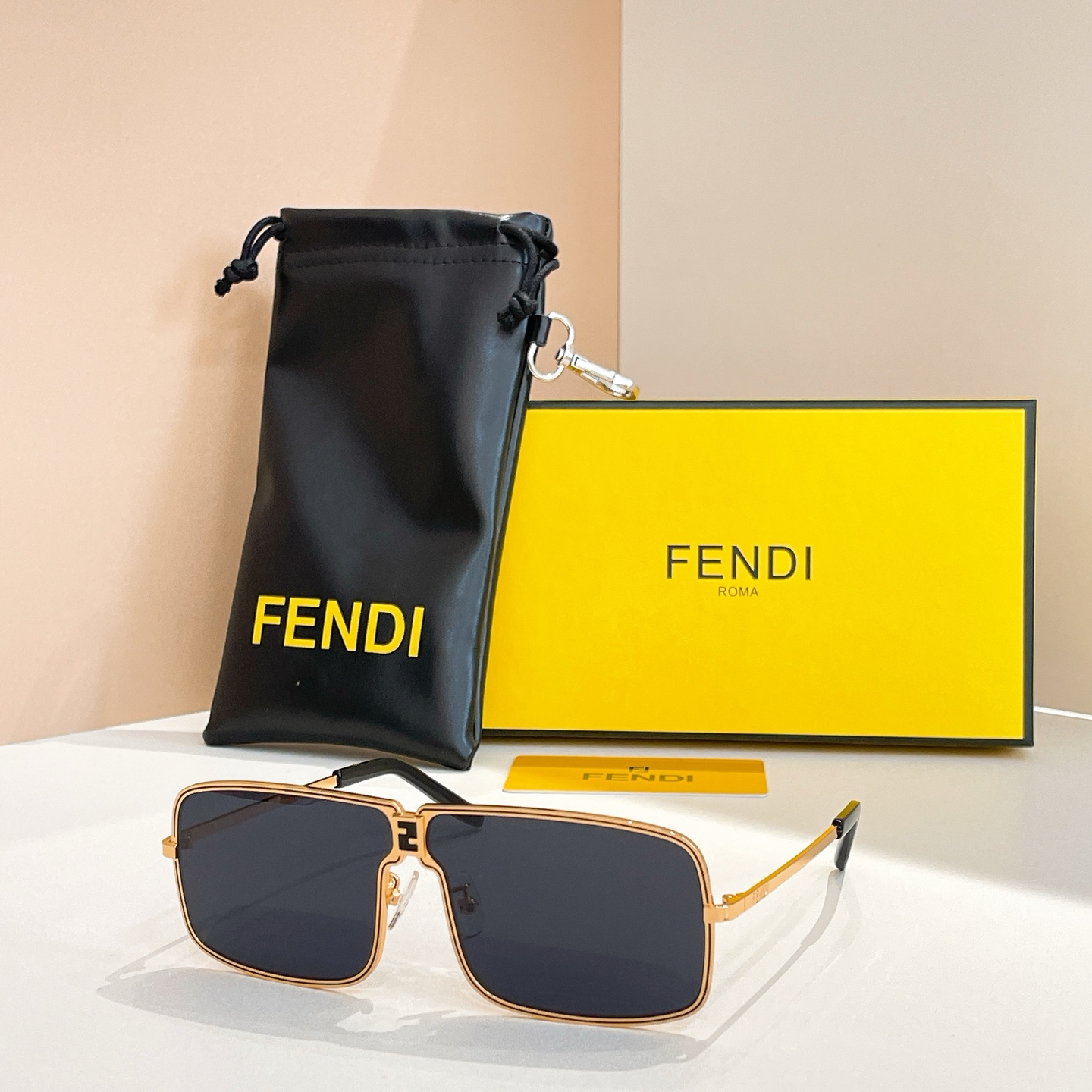 Fendi 芬迪墨镜