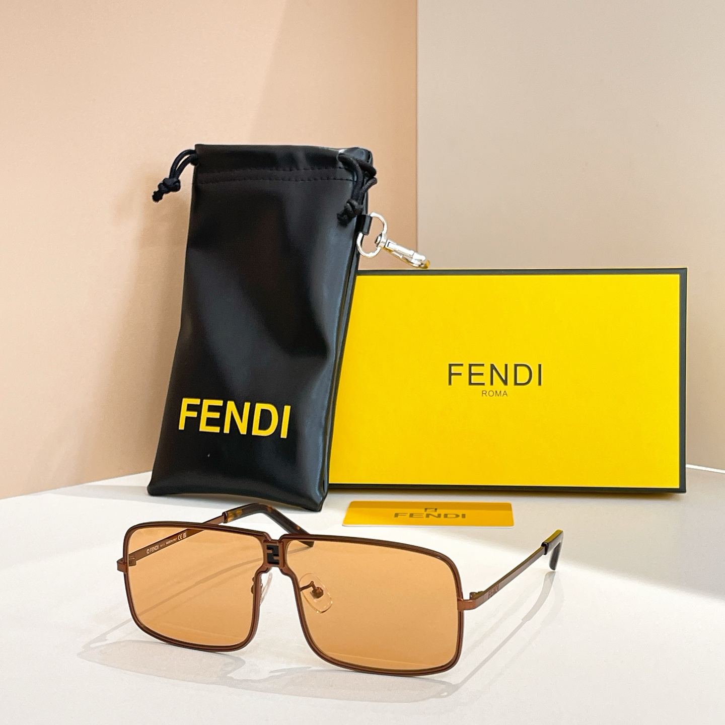Fendi 芬迪墨镜