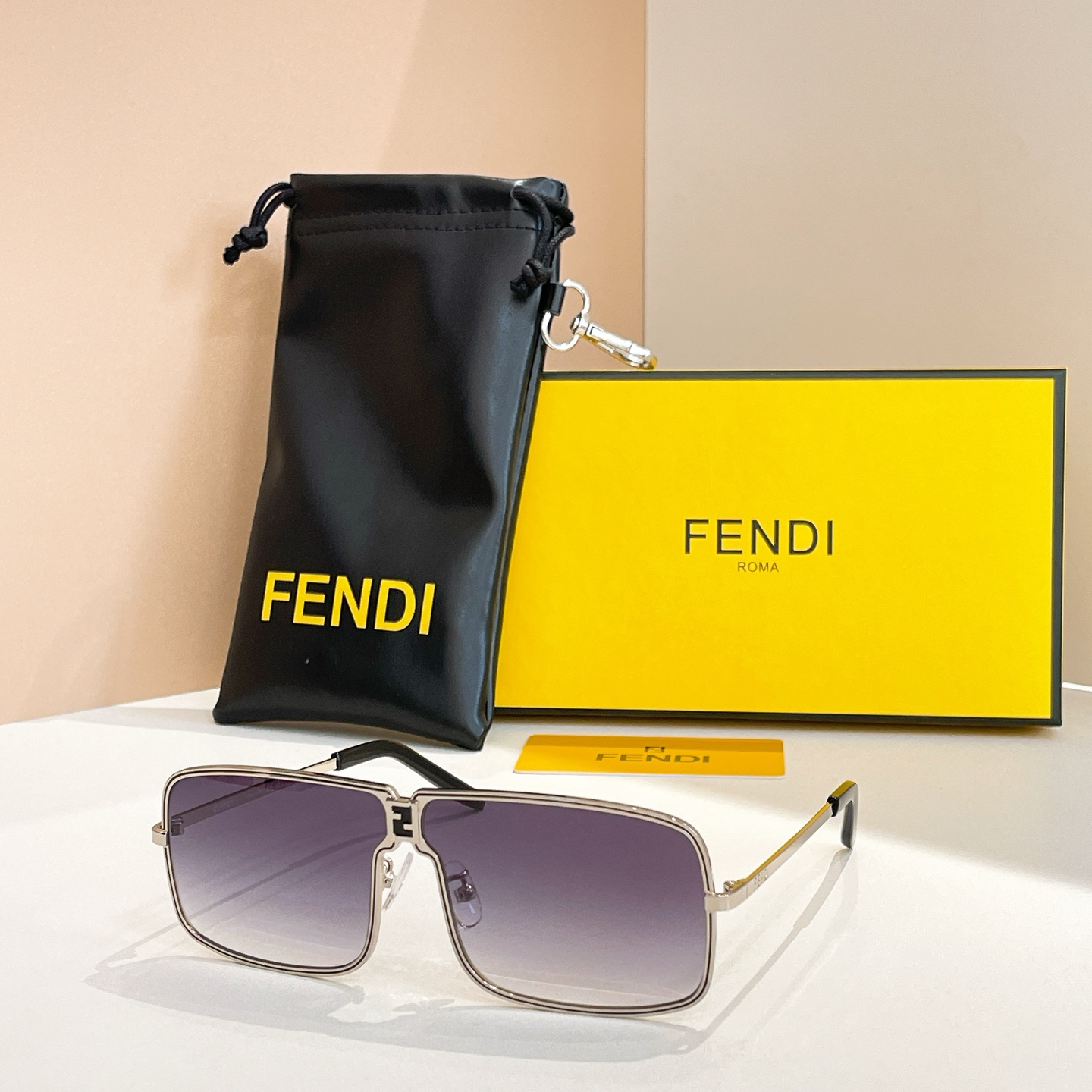 Fendi 芬迪墨镜