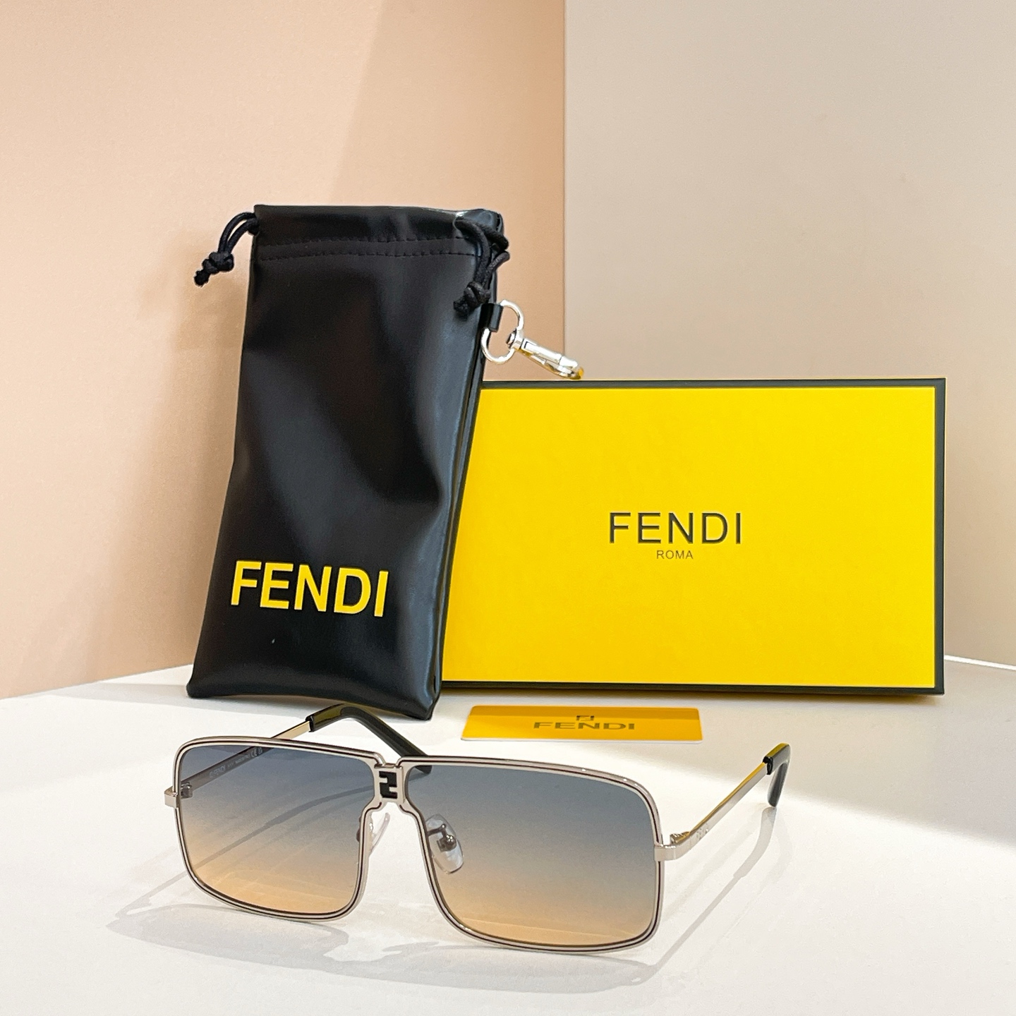 Fendi 芬迪墨镜