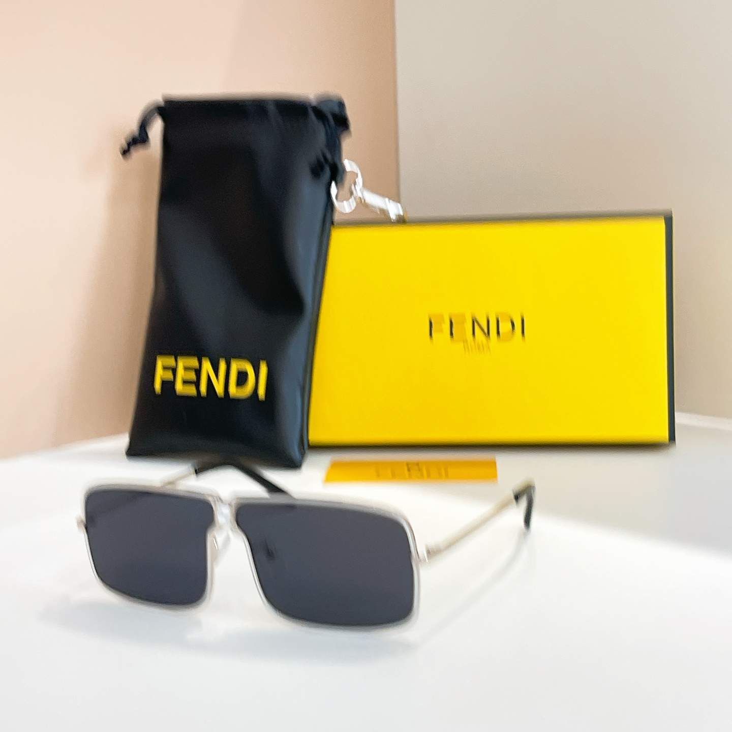 Fendi 芬迪墨镜