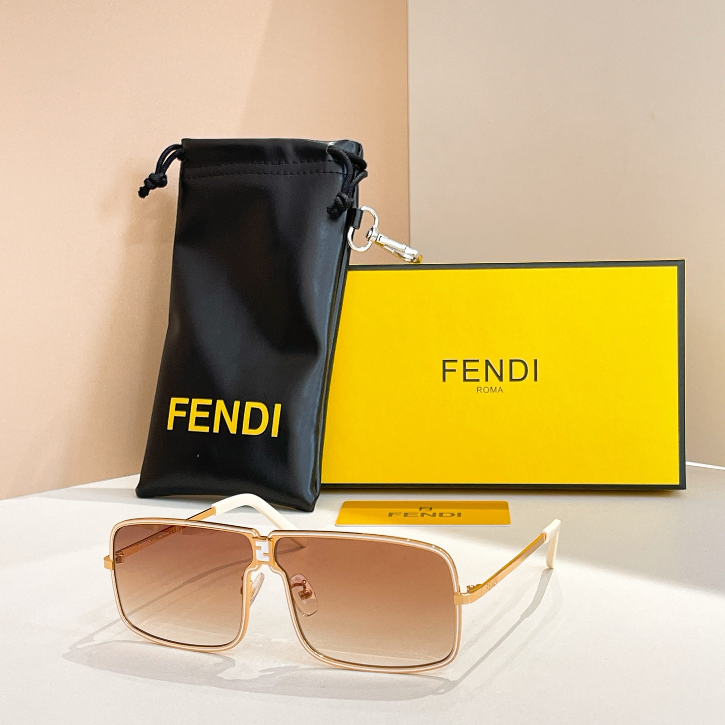 Fendi 芬迪墨镜