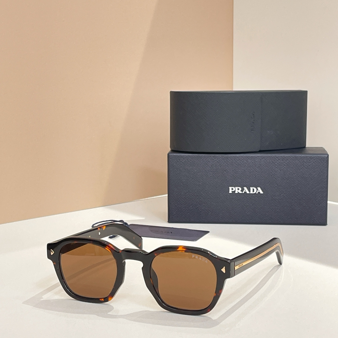 Prada 普拉达墨镜
