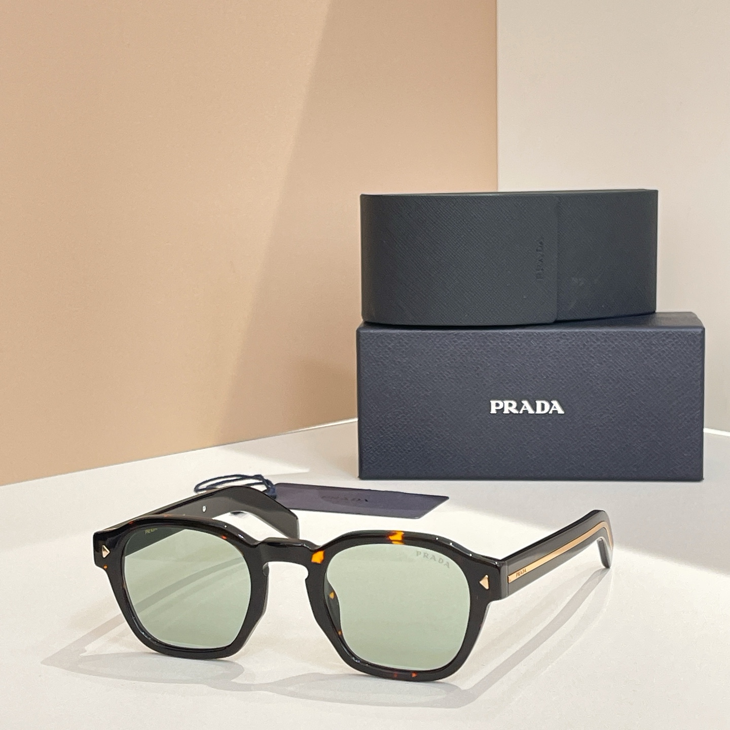 Prada 普拉达墨镜